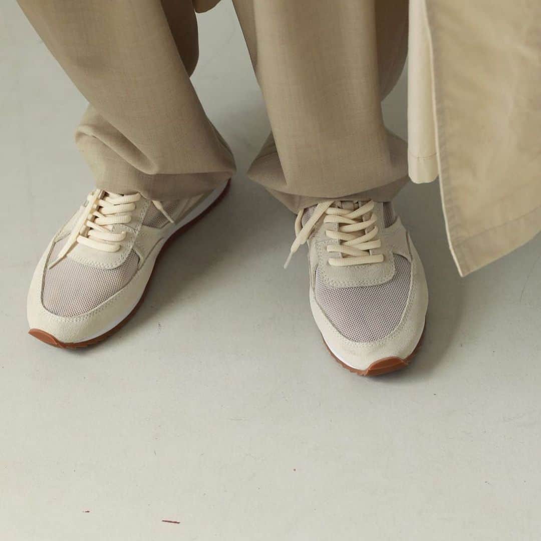 USAGI ONLINEさんのインスタグラム写真 - (USAGI ONLINEInstagram)「メッシュとスエード、レザーの異なる表情が可愛いTODAYFULの新作スニーカー。  エクリュはワントーンに、ブラックは微配色の組み合わせでスタイリッシュな雰囲気に。 どちらの色も幅広いスタイリングに合わせてもらえます。  #usagionline #TODAYFUL #shoes #sneakers #sneaker #ウサギオンライン #トゥディフル #スニーカー」1月30日 10時05分 - usagionline