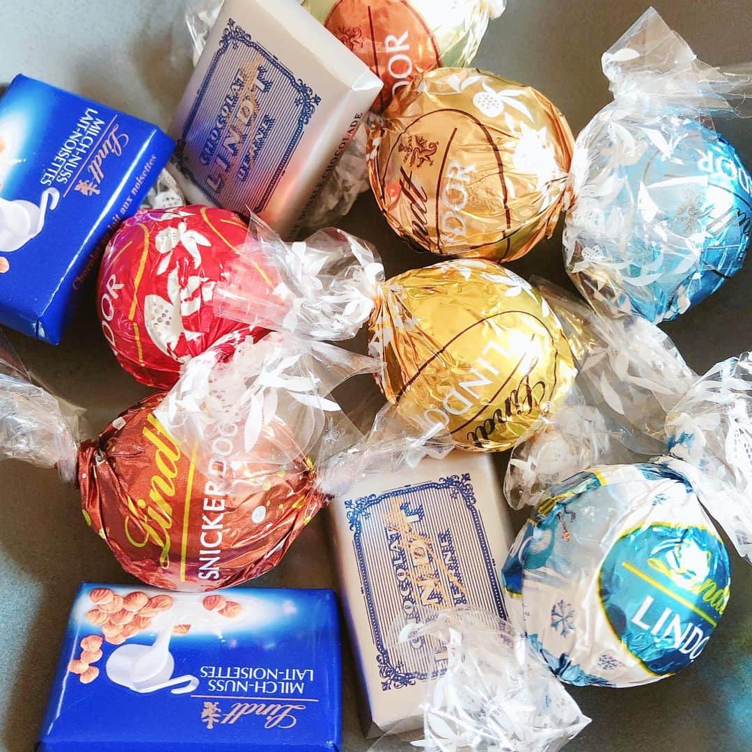 のインスタグラム：「stay homeのお供に🍬🍬🍬」