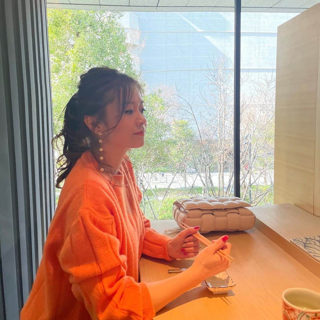 平井喜美さんのインスタグラム写真 - (平井喜美Instagram)「ひーさしぶーりのおすし♡﻿ ﻿ 📍黒杉﻿ とてもお天気だったから景色もよくって良いランチタイムでした🍣✨﻿ ﻿ ﻿ #黒杉 #お寿司 #大阪グルメ」1月30日 11時16分 - yoshimi1111