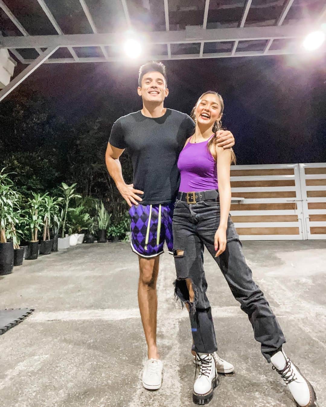 Kim Chiuさんのインスタグラム写真 - (Kim ChiuInstagram)「Terno yan??!!!😅 lels found ourselves matchy matchy!!!!😍 haha   this calls for U-ltimate B-onding E-xperience  UBE as what xi always say!!!😅 where to?? 🤔 @xianlimm   Happy #ube weekend everyone!💜」1月30日 11時26分 - chinitaprincess