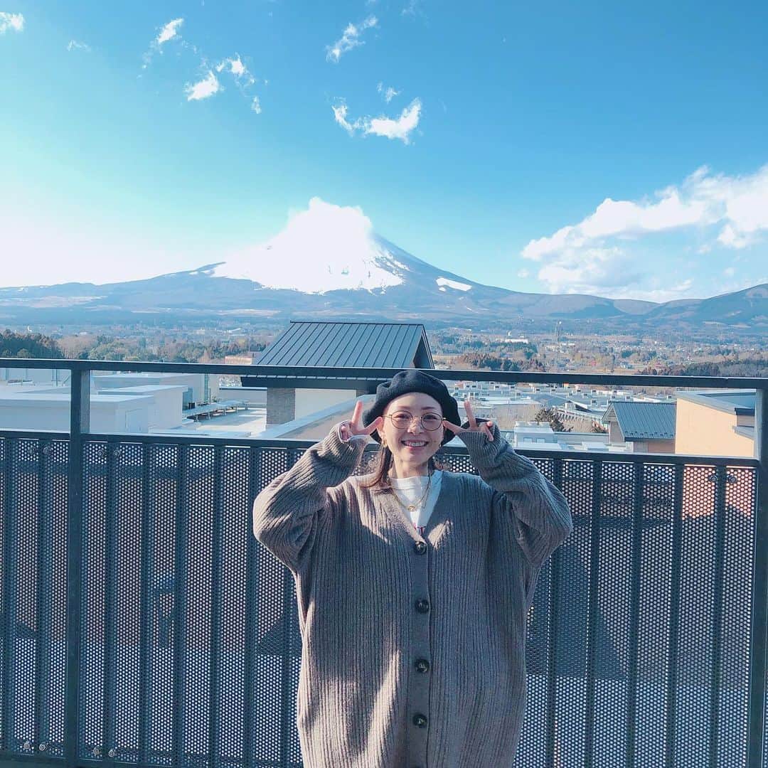 のインスタグラム：「私の部屋から見えるの〜って言いたい🗻♡」