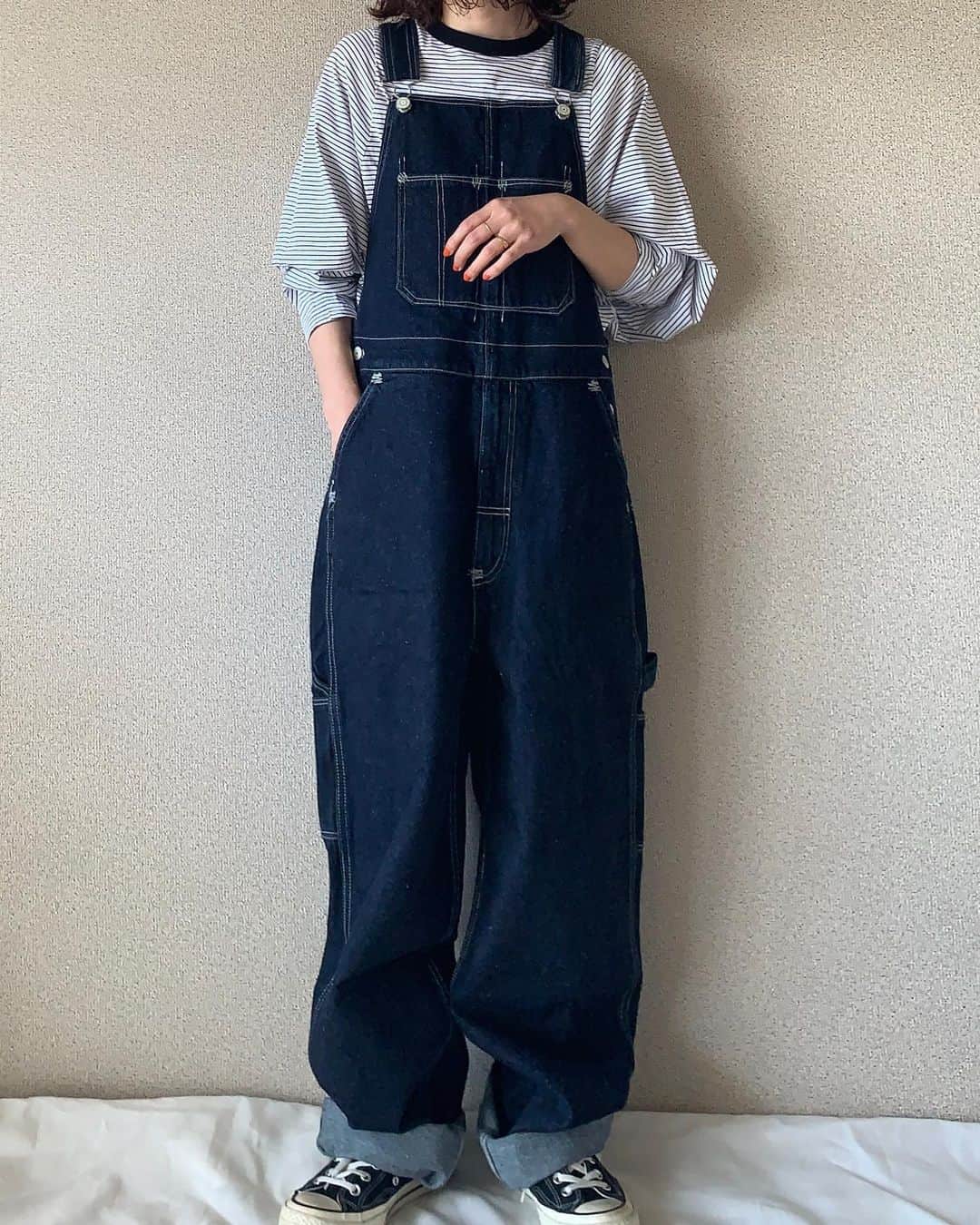my9mj8さんのインスタグラム写真 - (my9mj8Instagram)「﻿ 　﻿ ﻿ Levi‘sから新発売される新作アイテムのキャンペーンに参加し、着用させていただきました😌💕﻿ ﻿ ﻿ 99年に登場したLevi‘s REDの再始動になり、﻿ 環境に配慮されて作られてるデニムです。﻿ ﻿ フレアは足長効果抜群です😳﻿ テーパードはハイウエストでゆるっとしてるけどラフすぎない感じがよい👏﻿ サロペットはメンズサイズなんですがSでゆるっと着る感じがかわいいです！﻿ ﻿ 私はどうしてもデニムは王道合わせが好きです❤️﻿ ボーダーとか白ブラウスとか、、、笑﻿ ﻿ ﻿ ﻿ #ファッション#コーデ#コーディネート#fashion #coordinate #code #オシャレ #ootd #outfit #wear﻿ #はじめてのリーバイス #リーバイス#きがえよう」1月30日 11時47分 - my9mj8