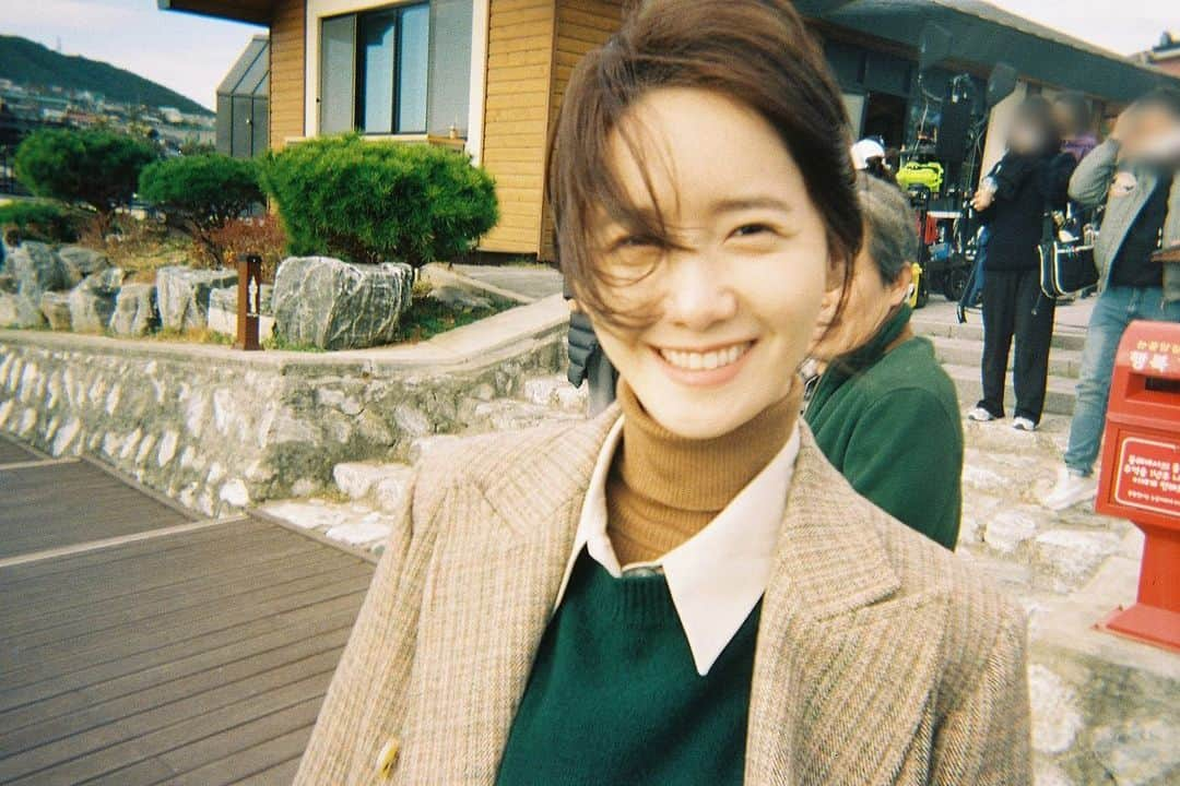 ユナさんのインスタグラム写真 - (ユナInstagram)「_ 융필름🎞  #허쉬 #HUSH #이지수 #🤫 #임윤아 #LIMYOONA #limyoona__official #융스타그램」1月30日 12時01分 - limyoona__official