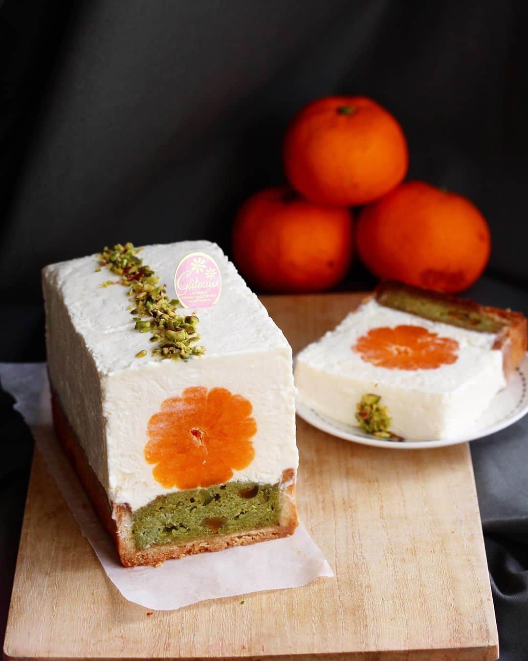 Li Tian の雑貨屋さんのインスタグラム写真 - (Li Tian の雑貨屋Instagram)「CNY SPECIAL 🧧 — Prosperity Gold Bar 🍊 Tangy Yoghurt Fromage Cheese, Japanese Mikans, Pisatchio Almond Tart Filling, Pate Sable Base   Preorders now open for the dates below. Kindly DM to order. As usual, full payment is required to confirm the order. Thank you.   Price: $45/ whole tart (serves 5-6)  Shell Life : 3 days  Collection Timings:  Feb 6 (Sat) 3-5pm FULL  Feb 11 除夕(Thu) 12-3pm FULL  Feb 13 初二 (Sat) 3-5pm LAST SLOT  Feb 14 初三 (Sun) 3-5pm  Collection Point: 5min walk from Tiong Bahru MRT (or you may wish to arrange your own delivery)  Payment mode: Google Pay (Enjoy $3 immediate cashback to your bank account for first-time Google Pay users using my referral code bm5yj2b) OR Paynow/PayLah OR bank transfer   #dairycreamkitchen #singapore #desserts #igersjp #yummy #love #sgfood #foodporn #igsg #ケーキ  #instafood #beautifulcuisines #sgbakes #bonappetit #cafe #cakes #bake #sgcakes #スイーツ #feedfeed #pastry #sgcafe #cake #homebaker #stayhomesg #homebake #pistachio #tarts #orange #cheesecake」1月30日 11時54分 - dairyandcream
