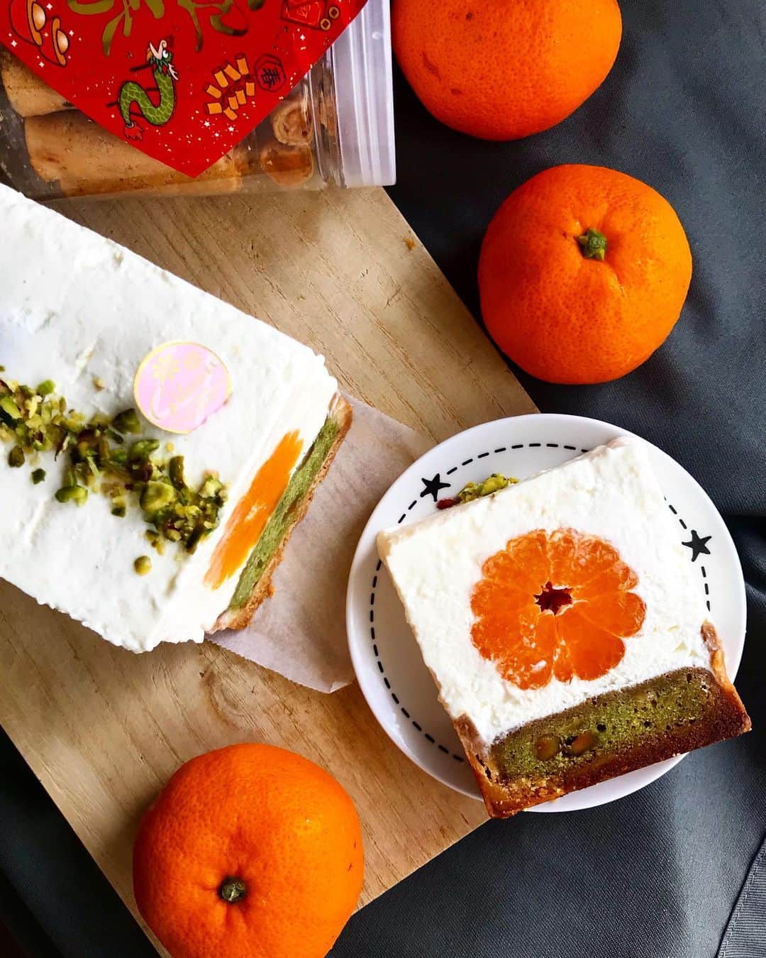 Li Tian の雑貨屋さんのインスタグラム写真 - (Li Tian の雑貨屋Instagram)「CNY SPECIAL 🧧 — Prosperity Gold Bar 🍊 Tangy Yoghurt Fromage Cheese, Japanese Mikans, Pisatchio Almond Tart Filling, Pate Sable Base   Preorders now open for the dates below. Kindly DM to order. As usual, full payment is required to confirm the order. Thank you.   Price: $45/ whole tart (serves 5-6)  Shell Life : 3 days  Collection Timings:  Feb 6 (Sat) 3-5pm FULL  Feb 11 除夕(Thu) 12-3pm FULL  Feb 13 初二 (Sat) 3-5pm LAST SLOT  Feb 14 初三 (Sun) 3-5pm  Collection Point: 5min walk from Tiong Bahru MRT (or you may wish to arrange your own delivery)  Payment mode: Google Pay (Enjoy $3 immediate cashback to your bank account for first-time Google Pay users using my referral code bm5yj2b) OR Paynow/PayLah OR bank transfer   #dairycreamkitchen #singapore #desserts #igersjp #yummy #love #sgfood #foodporn #igsg #ケーキ  #instafood #beautifulcuisines #sgbakes #bonappetit #cafe #cakes #bake #sgcakes #スイーツ #feedfeed #pastry #sgcafe #cake #homebaker #stayhomesg #homebake #pistachio #tarts #orange #cheesecake」1月30日 11時54分 - dairyandcream