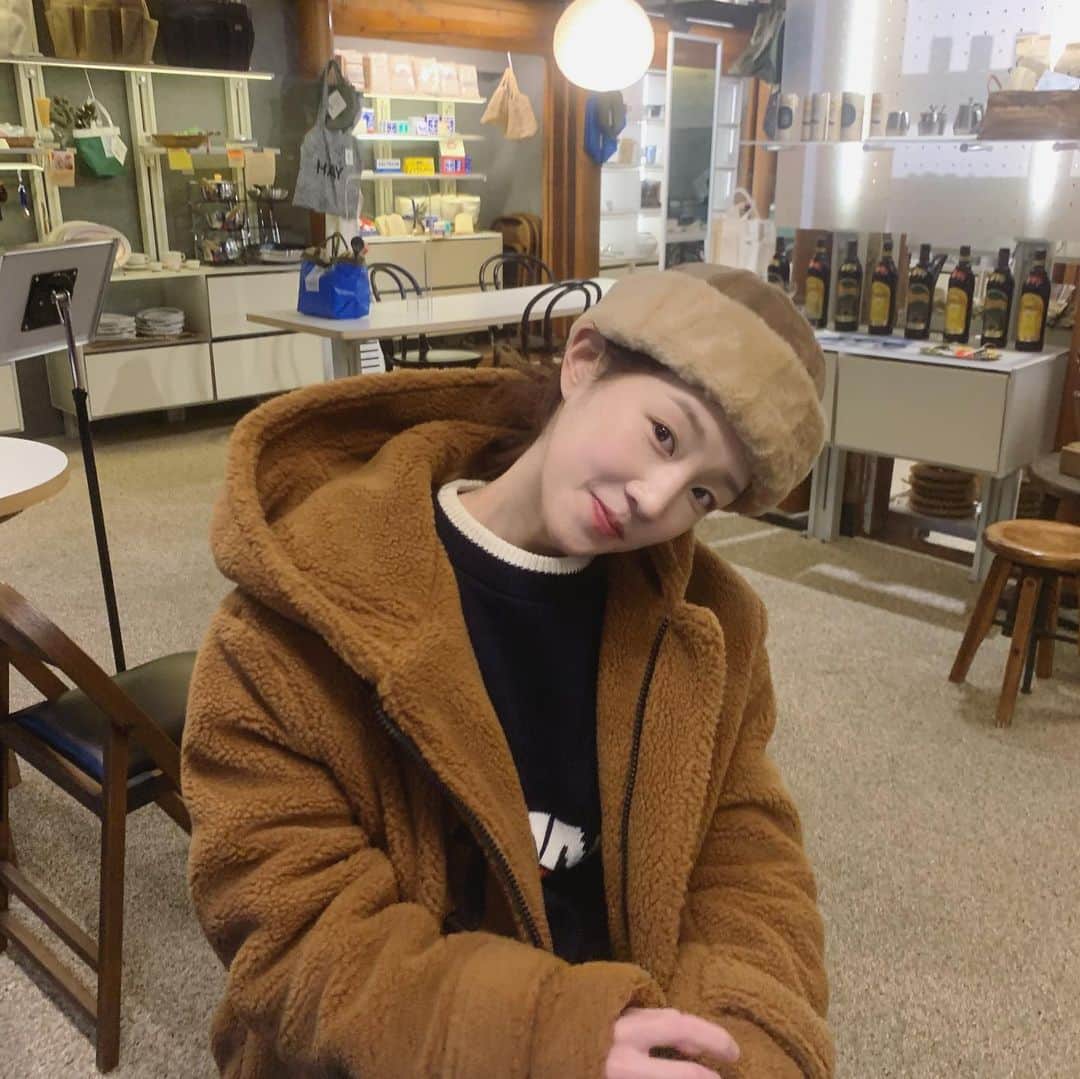 パク・ボラムのインスタグラム：「😎」