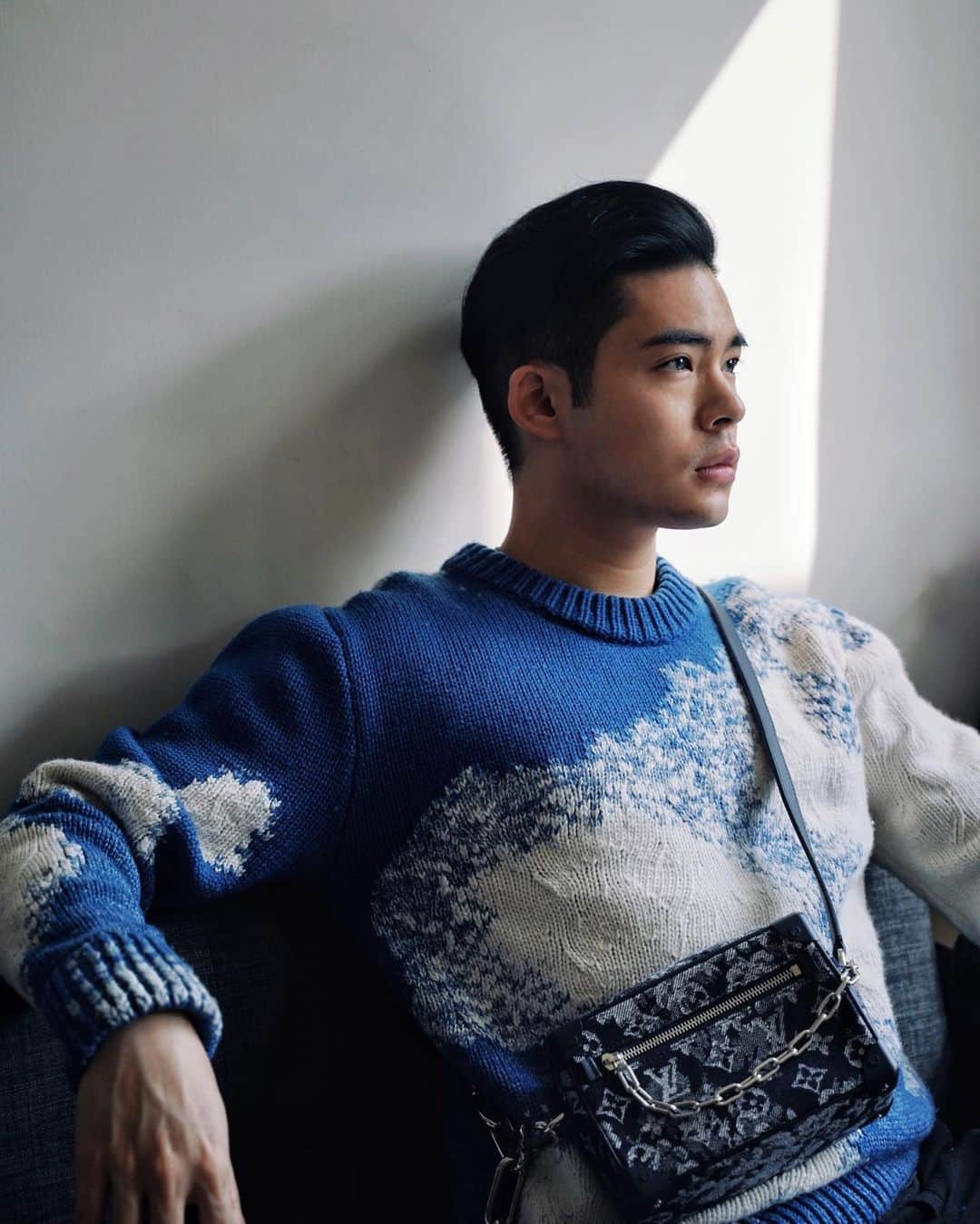 Christoffer Chengのインスタグラム：「Love a good daydream 💭 @louisvuitton #louisvuitton #lvhongkong」