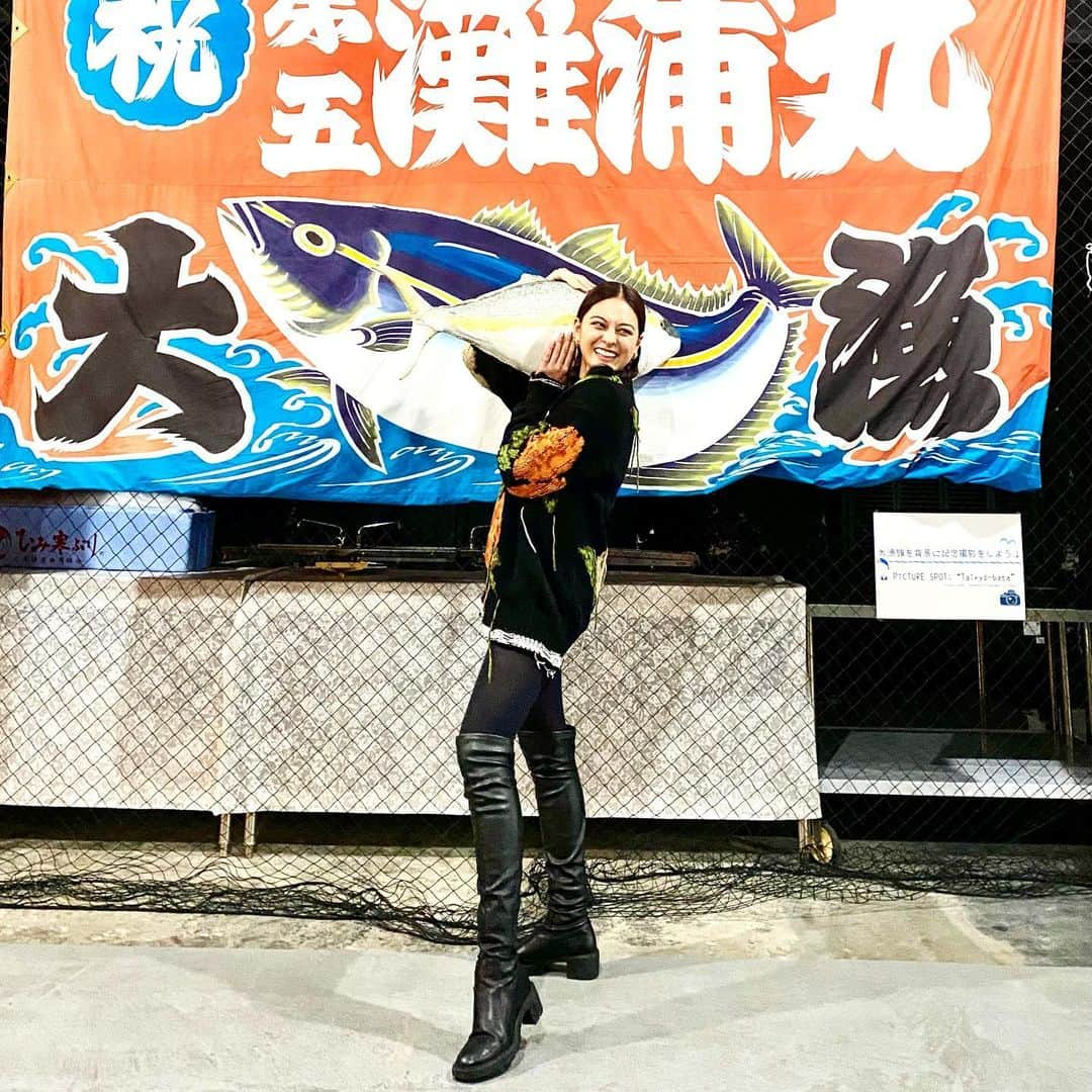 遊海 Yuumiさんのインスタグラム写真 - (遊海 YuumiInstagram)「The delicious prefecture of Yellow tail in Japan <Toyama> ✨ 鰤の美味しい県は富山県！！　鰤とその漁業のミュージアム！yellow tail and the fishery museum! Don’t miss the show on TV8 Malaysia tmr at 17pm ❤️🇲🇾 #toyama #Toyamaprefecture #japan #visitjapan #tv8 #tv8malaysia #fishing #富山　#富山県　#きとキュン #富山旅行 #鰤　#漁業　#日本　#観光　#visittoyama #toyamacity #yellowtail #mediaprima  #cooljapan」1月30日 21時39分 - yuumi_kato