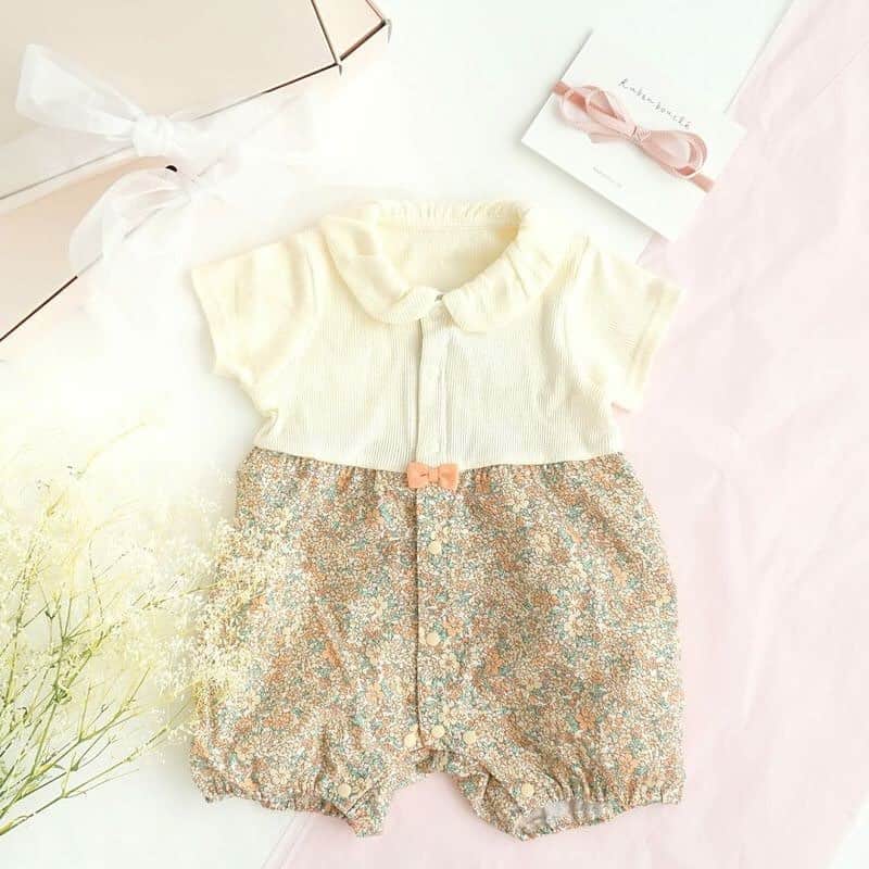 かわいいベビー服・子供服Babychuさんのインスタグラム写真 - (かわいいベビー服・子供服BabychuInstagram)「【新作出産祝いぞくぞく登場🎁べびちゅでしか贈れないオリジナルセットも大人気💕】 . まだまだ気軽にお出かけができないから 贈ろうと思っていた出産祝いがまだ決めれていないという方も多いですよね💦 . そんな方にはべびちゅのギフトセットがオススメ😉☝️ べびちゅのママバイヤーが出産祝いにオススメの商品をピックアップしてセットにしているから、安心して贈れると大好評頂いてるんです☺️ . 春に贈るのにピッタリの新作セットも登場👍 もちろん、お相手様に直送OK 2月にお相手様に届くように今すぐ決めちゃお‼️ . べびちゅHPの上部バナー『セレクトギフト』からチェックしてね✔️💁‍♀️ . . #べびちゅギフト #べびちゅセレクトギフト #べびちゅ #babychu #ig_kidsphoto #ig_babyphoto #かわいい #子供服 #ベビー服 #親バカ部 #女の子 #男の子 #娘 #息子 #赤ちゃん #ベビーコーデ #キッズコーデ #ベビーファッション #キッズファッション #出産祝い #baby #babychujp」1月30日 21時36分 - babychu2014