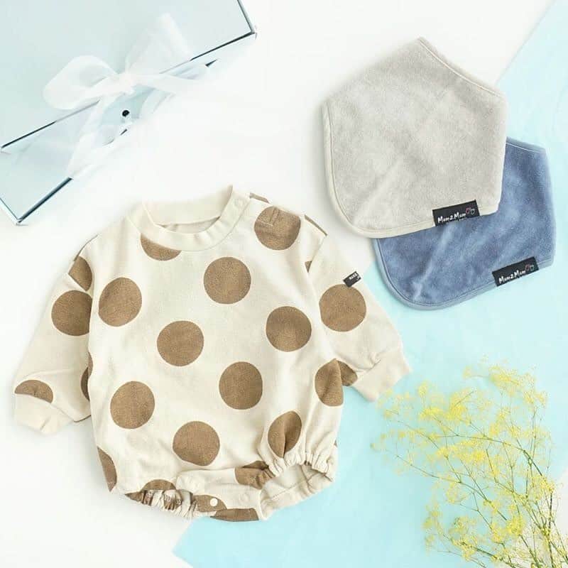 かわいいベビー服・子供服Babychuさんのインスタグラム写真 - (かわいいベビー服・子供服BabychuInstagram)「【新作出産祝いぞくぞく登場🎁べびちゅでしか贈れないオリジナルセットも大人気💕】 . まだまだ気軽にお出かけができないから 贈ろうと思っていた出産祝いがまだ決めれていないという方も多いですよね💦 . そんな方にはべびちゅのギフトセットがオススメ😉☝️ べびちゅのママバイヤーが出産祝いにオススメの商品をピックアップしてセットにしているから、安心して贈れると大好評頂いてるんです☺️ . 春に贈るのにピッタリの新作セットも登場👍 もちろん、お相手様に直送OK 2月にお相手様に届くように今すぐ決めちゃお‼️ . べびちゅHPの上部バナー『セレクトギフト』からチェックしてね✔️💁‍♀️ . . #べびちゅギフト #べびちゅセレクトギフト #べびちゅ #babychu #ig_kidsphoto #ig_babyphoto #かわいい #子供服 #ベビー服 #親バカ部 #女の子 #男の子 #娘 #息子 #赤ちゃん #ベビーコーデ #キッズコーデ #ベビーファッション #キッズファッション #出産祝い #baby #babychujp」1月30日 21時36分 - babychu2014