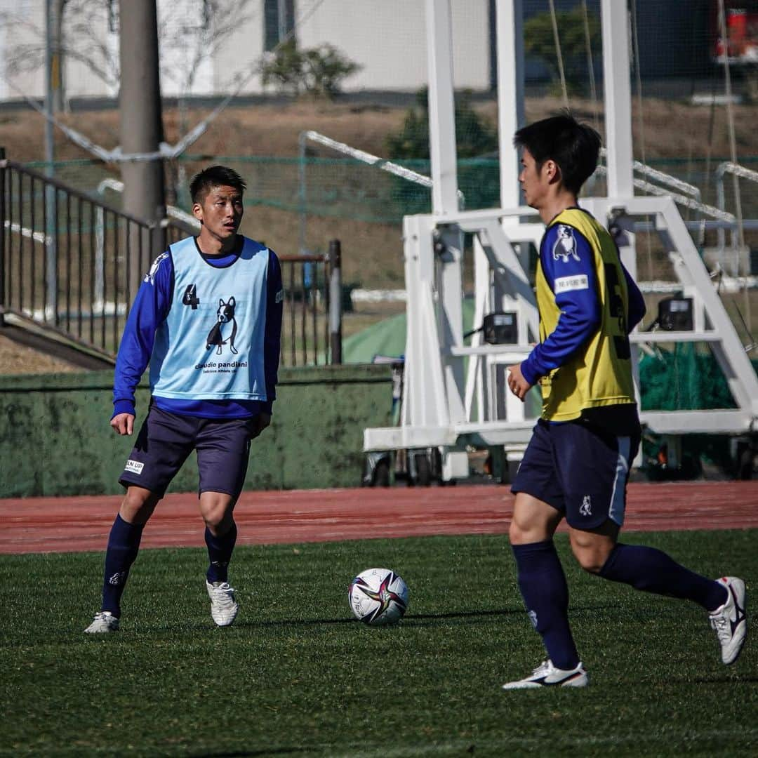 横浜FCさんのインスタグラム写真 - (横浜FCInstagram)「- 宮崎キャンプ3日目。 少しずつ実戦形式のトレーニングが増えてきています💪 - #yokohamafc #横浜FC #RECORDTHEBLUE #JLEAGUE #Jリーグ」1月30日 21時57分 - yokohamafc_official