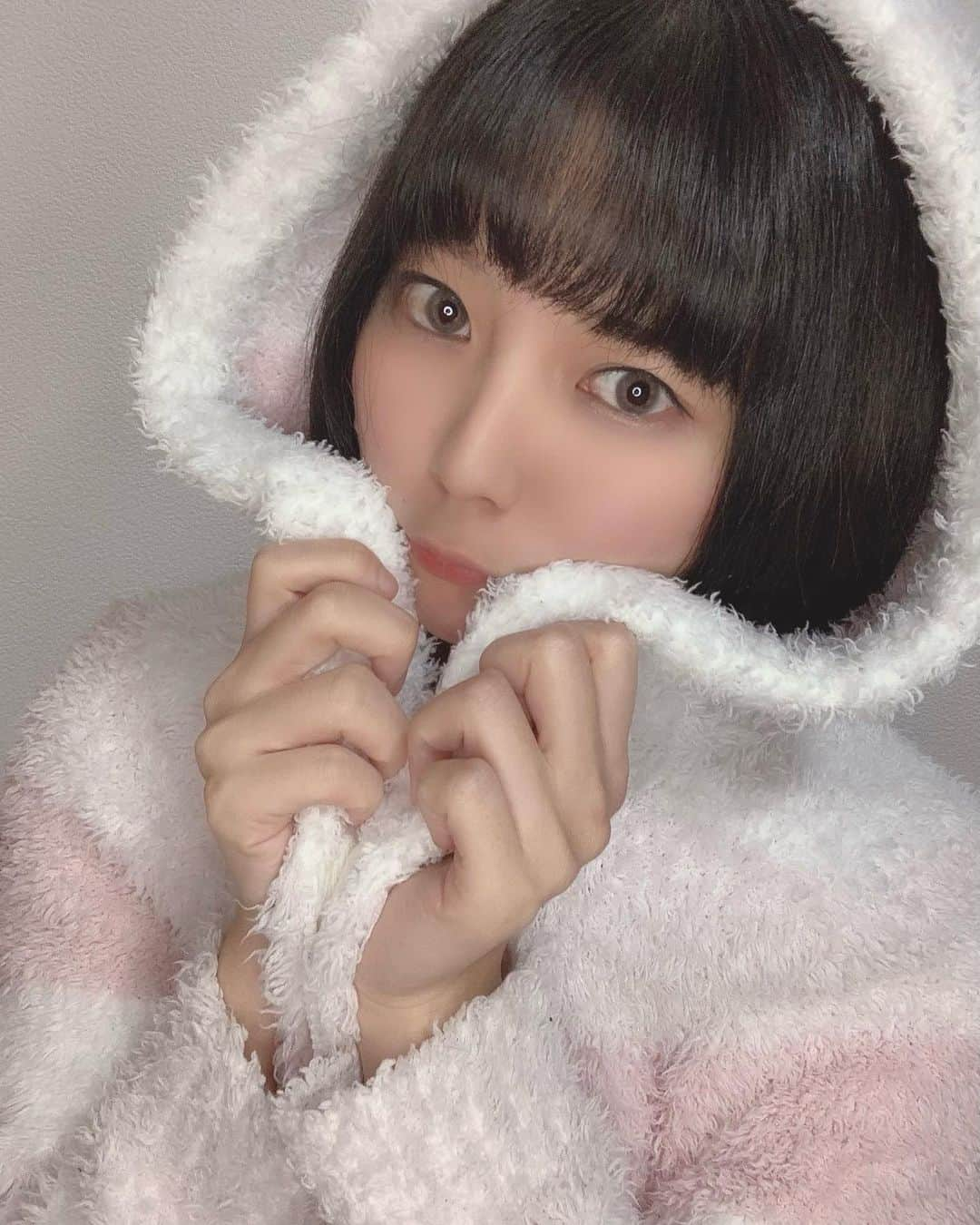 乃木蛍さんのインスタグラム写真 - (乃木蛍Instagram)「Room wear🏡 . . 寒い冬は毎年ジェラピケのもこもこを直に着て寝てます‪\♡︎/︎ ぬくぬくで最高なんだ . . . #roomwear #ルームウェア #ジェラートピケ #gelato pique #もこもこ #お家での過ごし方 #follow #粉我 #japanesegirl #もこもこできもちがいいね」1月30日 22時02分 - hotarunogi