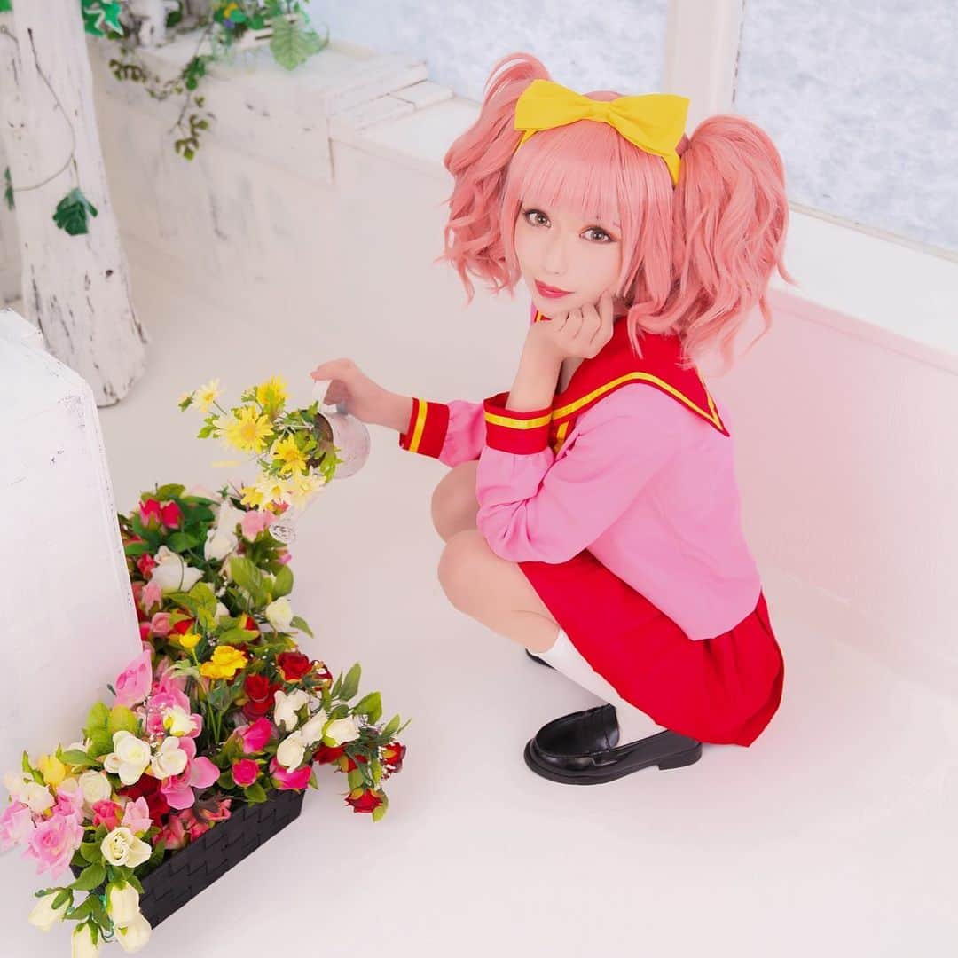のインスタグラム：「同級生　鈴木美穂  リメイク発売記念に旧バージョンやりました！！ 2/26が待ち遠しい！  #同級生 #エルフ #鈴木美穂 #美少女ゲーム #エロゲ #PCゲーム #コスプレ #コスプレイヤー #cosplay #cosplay  #セーラー服 #制服」