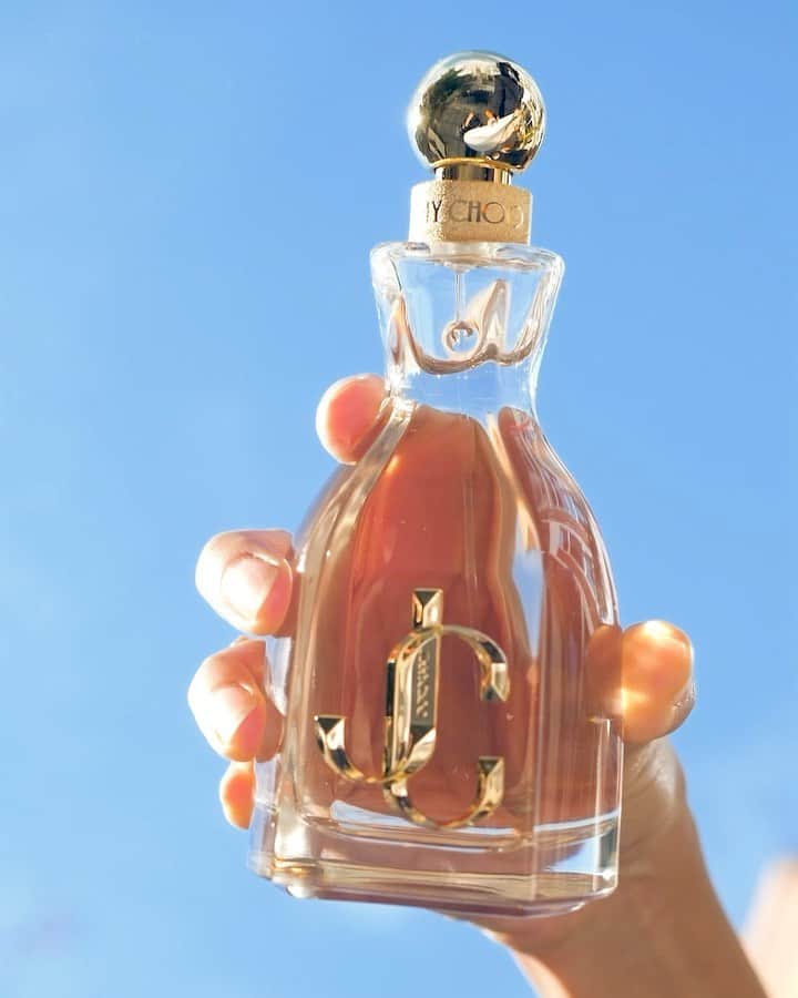 のインスタグラム：「Find your signature scent, the easiest way to be unforgettable.  • Tap the link in our bio to shop Valentine’s Day gifts that bring us closer.」