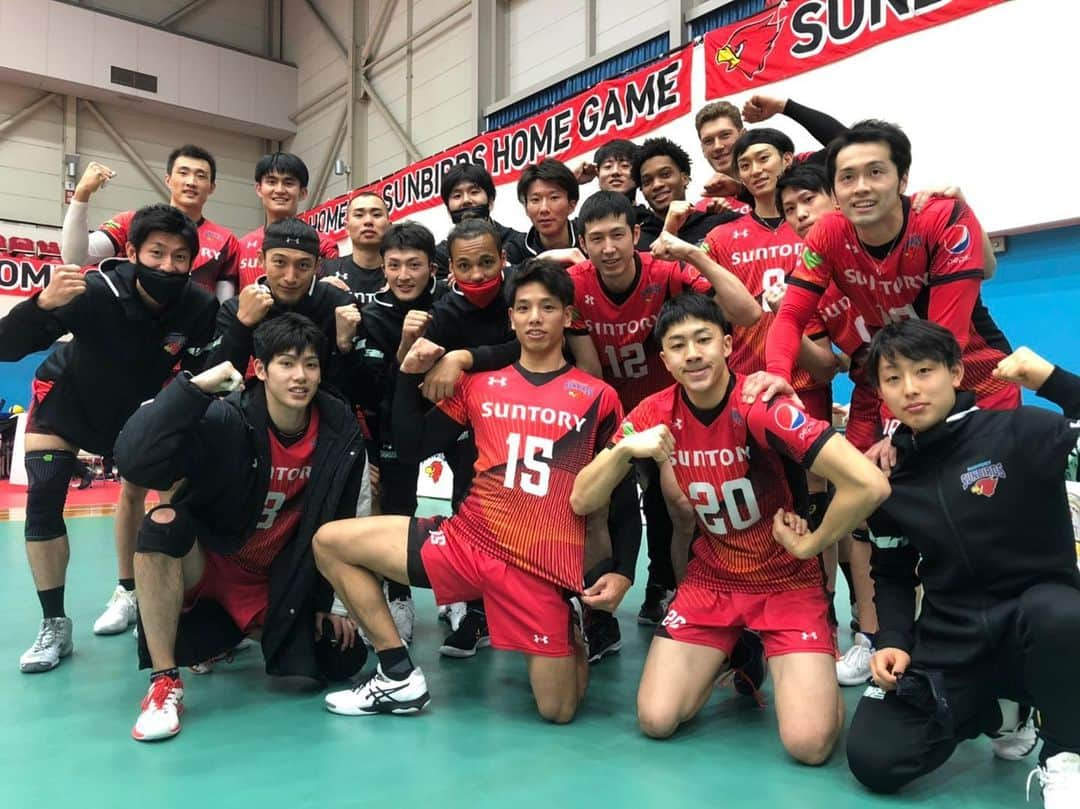 喜入祥充のインスタグラム：「15勝目💪💪💪 明日も応援よろしくお願いします♪  #サンバーズ #15勝目 #underarmour」