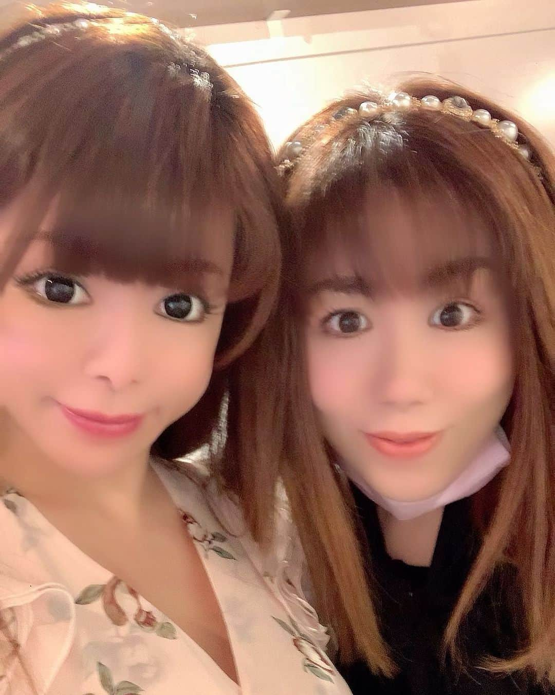 滝沢姫さんのインスタグラム写真 - (滝沢姫Instagram)「﻿ ﻿ 💗愛されるために1番必要なもの💗﻿ ﻿ ﻿ ﻿ ﻿ ﻿ 愛されるために必要なものって何だと思いますか？﻿ ﻿ ﻿ ﻿ ﻿ ﻿ ﻿ 笑顔　綺麗にすることもすごく大切だと思うけど…﻿ ﻿ ﻿ ﻿ ﻿ ﻿ 1番大切なのは小さなことも感謝すること💗💗💗﻿ ﻿ ﻿ ﻿ ﻿ ﻿ ﻿ ﻿ ﻿ ついつい…気をつけないと当たり前になってもっとしてよ‼️﻿ ﻿ ﻿ ﻿ してくれてるのにしてくれない‼️﻿ ﻿ ﻿ ﻿ なんていってるひどいお姫様になっちゃう❌﻿ ﻿ ﻿ ﻿ ﻿ ﻿ ﻿ だから姫いつも気をつけていていつもありがとう💗﻿ ﻿ ﻿ ﻿ いってもらえるように一生懸命頑張ってます✨﻿ ﻿ ﻿ ﻿ ﻿ ﻿ ﻿ ﻿ ﻿ それでも忘れちゃったりイライラしたり﻿ ﻿ ﻿ 自分自分になっちゃうときもありますが…﻿ ﻿ ﻿ ﻿ ﻿ ﻿ ﻿ でもね💗いつも頑張ってる✨﻿ ﻿ ﻿ ﻿ その姿勢が素敵だと思います✨﻿ ﻿ ﻿ ﻿ ﻿ ﻿ ﻿ ﻿ だって完璧な人なんていなくて﻿ ﻿ ﻿ ﻿ ﻿ 失敗して頑張って成長していくから✨﻿ ﻿ ﻿ ﻿ ﻿ ﻿ ﻿ ﻿ ﻿ ﻿ いつもありがとう💗﻿ ﻿ ﻿ ﻿ いってもらえるように頑張っていきます🌹﻿ ﻿ ﻿ ﻿ ﻿ ﻿ ﻿ あなたもいつもありがとう💗﻿ ﻿ ﻿ ﻿ いわれるお姫様になれるように一緒に頑張りましょ🎀﻿ ﻿ ﻿ ﻿ ﻿ ﻿ ﻿ ﻿ 今日はお姫様学校のレッスン🌹﻿ ﻿ ﻿ ﻿ ﻿ いつも一緒に頑張って﻿ ﻿ ﻿ 素敵に成果出してくれてありがとう💗💗💗﻿ ﻿ ﻿ ﻿ ﻿ ﻿ ﻿ ﻿ いろんなことをもっとお伝えできるように頑張ります✨﻿ ﻿ ﻿ ﻿ ﻿  ﻿  ﻿ ﻿ ﻿ ﻿ ﻿ ﻿ 恋愛だけじゃなくコミニケーションうまくいって﻿ ﻿ ﻿ ﻿ 転職したり自分の夢見つけたり人生ぜん〜ぶ💗﻿ ﻿ ﻿ ﻿ うまくいっちゃうお姫様学校の姫メソッド✨⭐️✨﻿ ﻿ ﻿ ﻿ ﻿ ﻿ ﻿ ﻿ お姫様学校って﻿ ﻿ ﻿ ﻿ おバカなことしてると思われるかもしれませんが…﻿ ﻿ ﻿ ﻿ 幸せになれるために楽しいではなく真剣に自分と﻿ ﻿ ﻿ ﻿ 向き合って頑張ってるので成果100%出てるんです✨﻿ ﻿ ﻿ ﻿ ﻿ ﻿ ﻿ ﻿ ﻿  ﻿ 綺麗になりたい✨幸せになりたい✨﻿ ﻿ ﻿ ﻿ 愛されたい💗大切にされたい💗お姫様は﻿ ﻿ ﻿ お姫様体験レッスンに90分5500円にきてください💗﻿ ﻿ ﻿ ﻿ ﻿ 遠方の方はオンラインでも可能です⭐️﻿ ﻿  ﻿  ﻿  ﻿ ﻿ ﻿ 1月24日　16時〜17時30分　満席﻿ ﻿ 1月30日　15時〜16時30分　満席﻿ ﻿ 1月31日　18時30分〜20時　満席﻿ ﻿ ﻿ ﻿ 2月6日 18時30分〜20時﻿ ﻿ 2月13日　17時〜18時30分﻿ ﻿ 2月20日　17時〜18時30分﻿ ﻿ 2月21日　18時30分〜20時﻿ ﻿ 2月27日　18時30分〜20時﻿ ﻿ 2月28日　17時〜18時30分﻿ ﻿ ‪﻿ ﻿ ﻿ ﻿ ﻿ ﻿ #お姫様学校#滝沢姫#姫メゾット﻿ ﻿ ・﻿ ・﻿ ・﻿ ﻿ #お姫様#お姫様になりたい#大切にされたい﻿ #本当の魔法はあなたの勇気#お姫様になる魔法﻿ #プリンセスになりたい#大切にされる﻿ #大切にされる方法#幸せになれる方法﻿ #愛される女性#モテテク#愛されたい﻿ #恋愛セミナー#愛されテクニック#恋愛テクニック ﻿ #上品#特別扱いされたい#キラキラ女子 ﻿ #愛される女性#綺麗になりたい﻿ #愛されたい#甘え上手#幸せになりたい﻿ #魅力的#魅力的な女性#魅力的になりたい﻿ #尽くされたい#愛される方が幸せ#ありがとう﻿ ﻿ ﻿ ﻿  ﻿ ﻿  ﻿ ﻿  ﻿ ﻿  ﻿ ﻿  ﻿ ﻿  ﻿ ﻿  ﻿ ﻿」1月30日 22時23分 - hime.takizawa