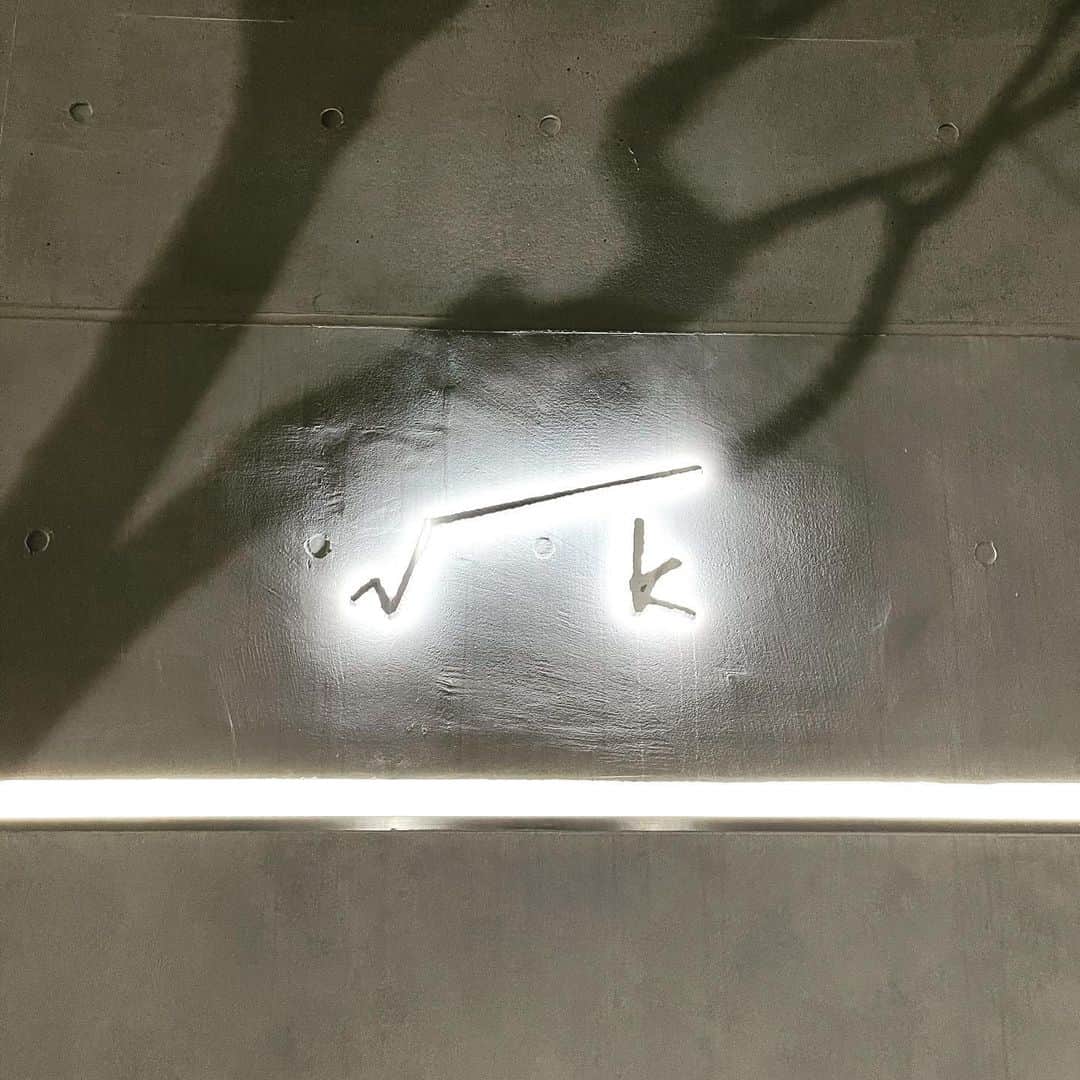 家入一真のインスタグラム：「√k contemporary @parplume @yumisashikanji 良かった！  @rk_contemporary  #rootkcontemporary  #umezuyoichi  #yumisashikanji  #kanjiyumisashi」