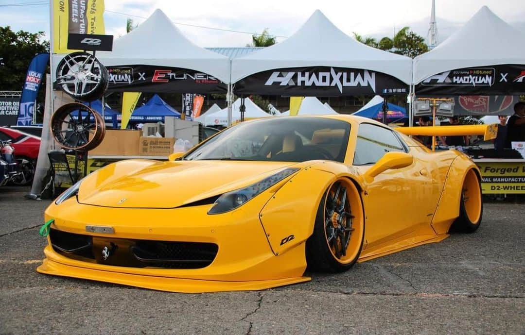 Wataru Katoさんのインスタグラム写真 - (Wataru KatoInstagram)「LIBERTY WALK 　　LBWK LB-WORKS FERARRI 458GTB TAIWAN😊  @ferrari @ferrarijpn  @lbwk_chisaki  @fiexhaust  @bride #libertywalk#taiwan #lbwk#lbworks#bride#spherlight #fivextires #hughughotel#ferarri458#ltmw#イエロー#yellow#supercar#brift#madmike#libertywalkeu#lbnation#widebody#stancenation#stance」1月30日 22時29分 - libertywalkkato