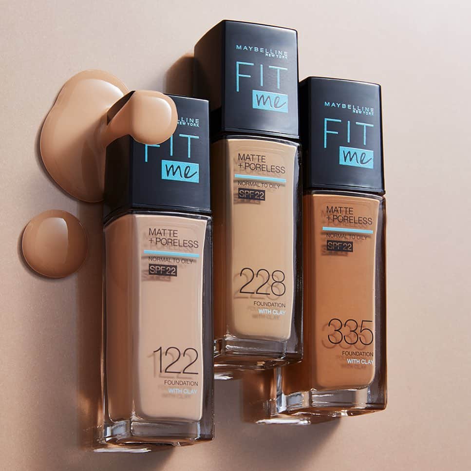 Maybelline New Yorkさんのインスタグラム写真 - (Maybelline New YorkInstagram)「Drop a 💙 below if our Matte + Poreless #fitmefoundation is your go-to! This lightweight formula mattifies & refines pores for a seamless, natural look. Tap to shop!」1月30日 22時33分 - maybelline