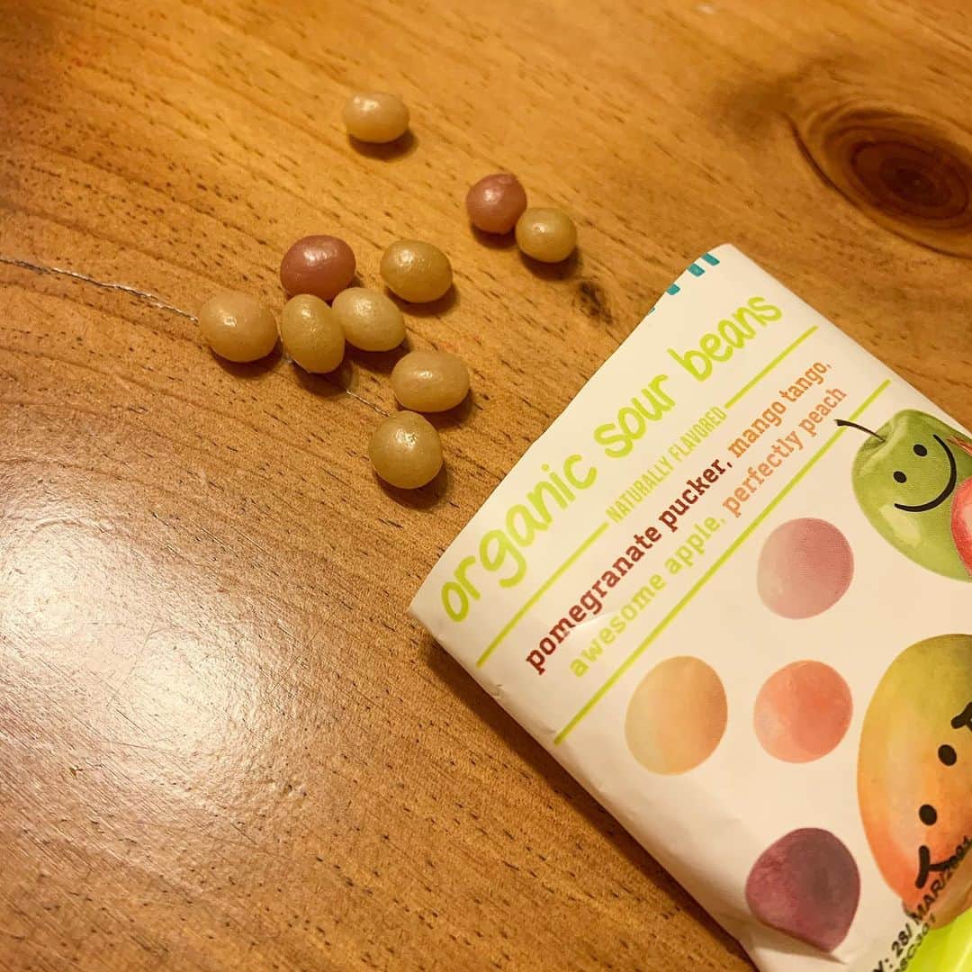 シン・ジスのインスタグラム：「육퇴하고 맥주한잔하는 매일을 끊은지 8개월을 꽉 채웠다 냄새도 맡지않았다 하지만 덕분에 내 건강과 컨디션이 좋아지진않았다 부질없던 8개월 🙀에라이」