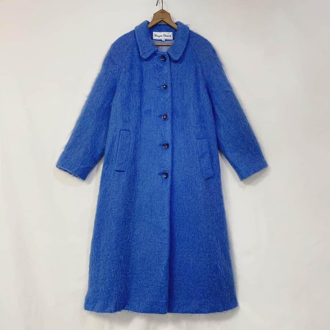 i nouのインスタグラム：「. SOLD.  sky blue mohair coat  毛足の長いモヘアが素敵な春色のあたたかいコート。 地球儀みたいなボタン🌎  #inou_vintageclothing」