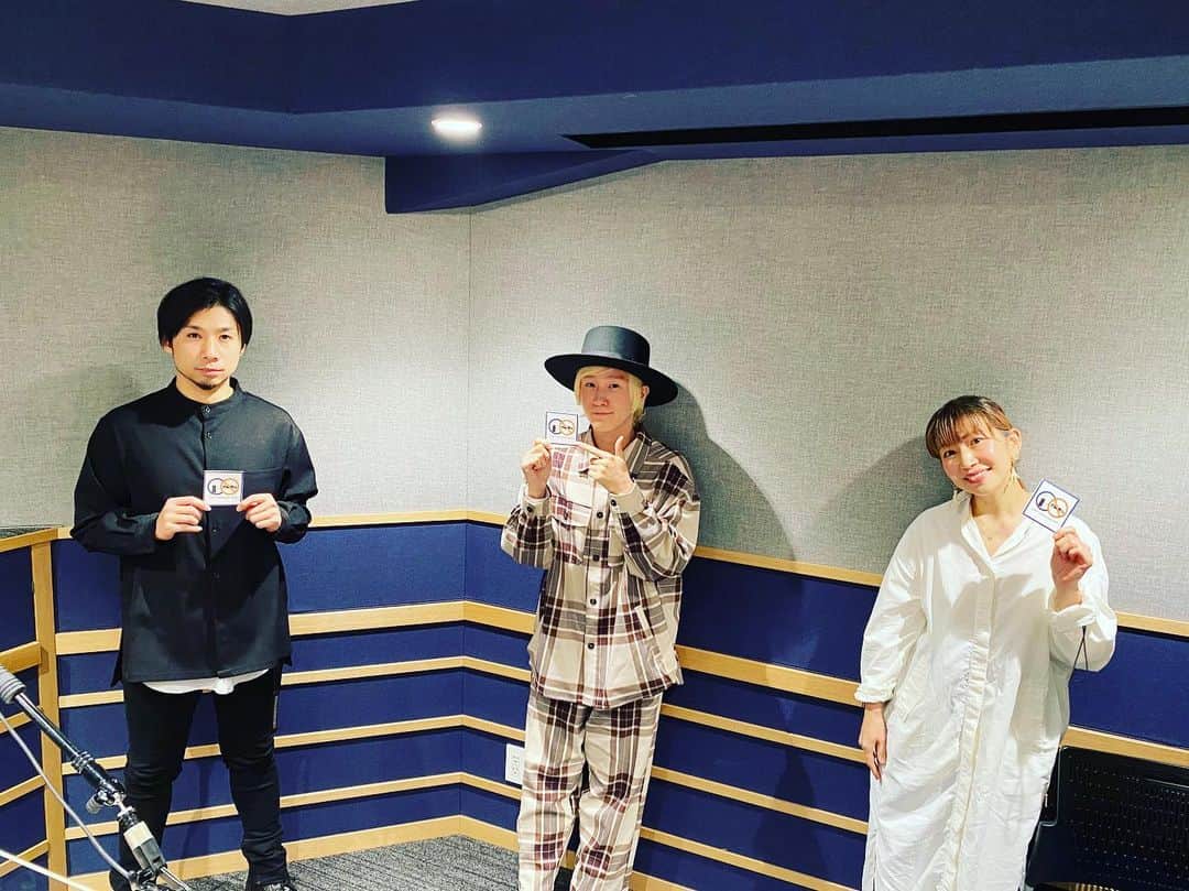 山田義孝のインスタグラム：「⭐︎⭐︎⭐︎ 2月7日(日)にFM大阪 「SDD RADIO MEETING supported by Pernod Ricard Japan」へ出演します✌︎ 久しぶりにたっぷりと唄ってしゃべります✨🙂  これまでライブでやらなかった曲も実は唄いました。 まもなく訪れる春に願いを込めて。 是非聴いてね🌞✨ RIOさん楽しい時間をありがとう✌︎ #飲酒運転撲滅 #SDD #FM大阪 #2月7日19時から」