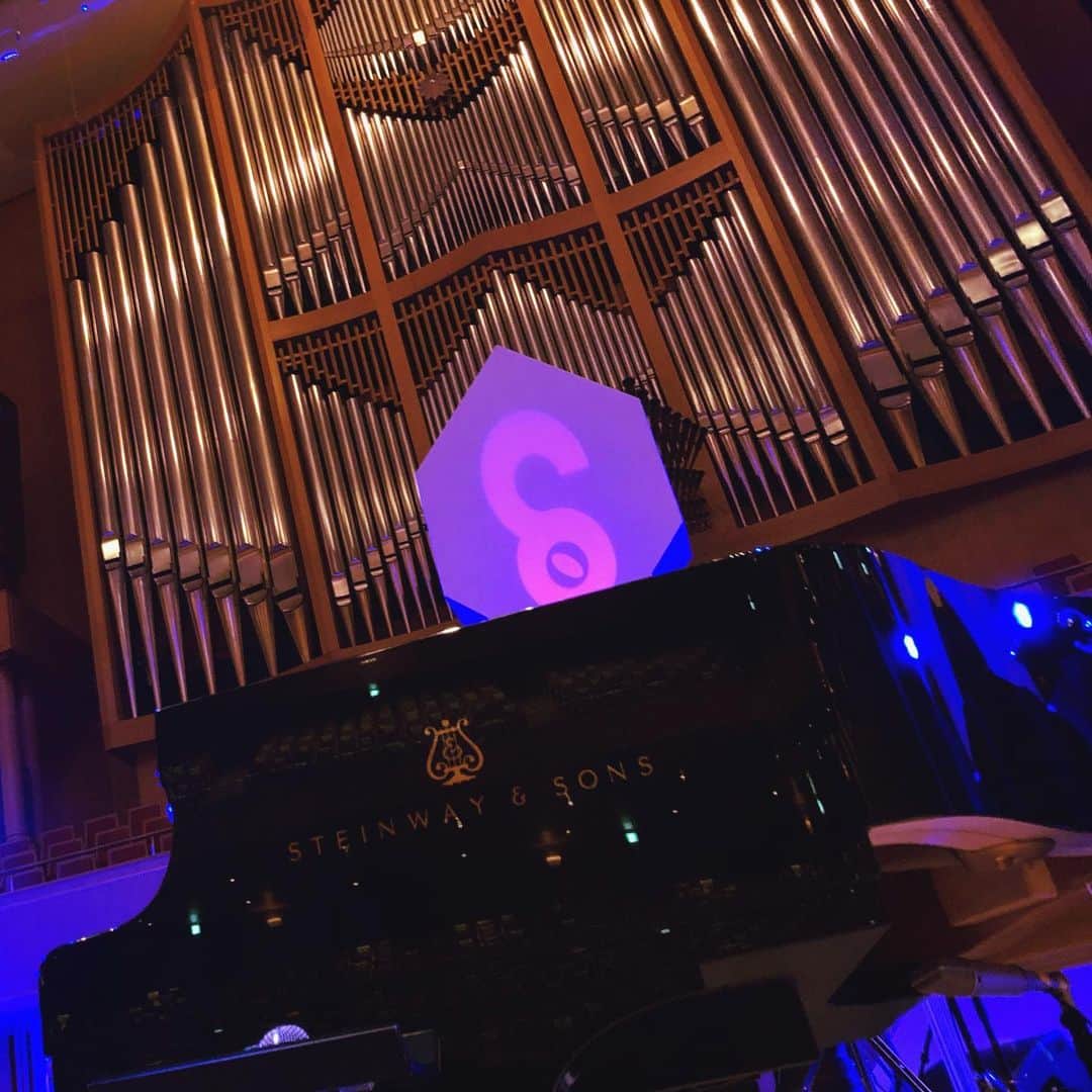 塩谷哲さんのインスタグラム写真 - (塩谷哲Instagram)「名古屋です。 あの、笙という楽器が形を変えてヨーロッパでこんなに大きなパイプオルガンになったなんて…。時を超えたロマンを感じずにはいられません。 どちらも天から降ってくる光のような音がして清らかな気持ちになりますね😌」1月30日 14時20分 - satoru_shionoya