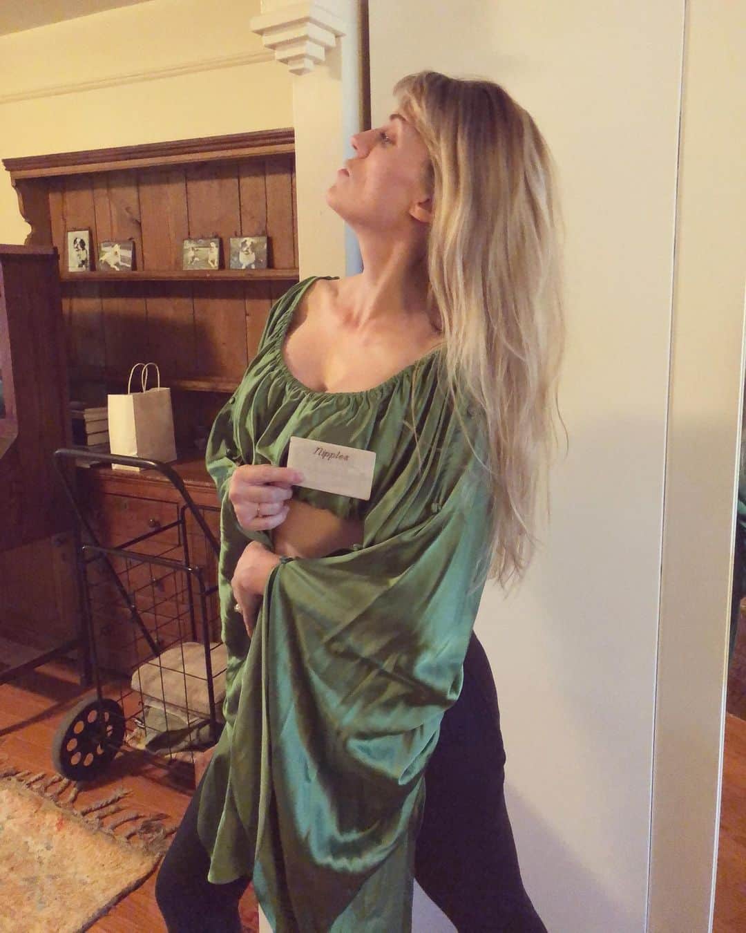 アシュレー・ジョンソンさんのインスタグラム写真 - (アシュレー・ジョンソンInstagram)「It’s my sister’s birthday (@therantinghousewife). She’s the greatest. Here are 10 pictures that will absolutely mortify her.   1. When I was packing up my New York apartment to come back home to Los Angeles, my Mom, sister and niece, surprised me with a visit to help me pack up. My sister did not help me, instead, she decided to try on clothes and do a photoshoot with my Mom.  2. Such grace. Such beauty. Pure elegance. #edgy #décolleté  3. Listen, I have a great head of hair, but my sister was blessed with a head of Unicorn hair that is truly a sight to behold.  4. Time’s Square.  She also has legs for days. She may have got the hair and the legs. But I got the...Long torso and bigger feet. Which definitely makes me coordinated.  5.  Yes, she’s pregnant in an Avatar costume with weird socks/tights on her feet (which are a size FIVE BY THE WAY) and no I will not explain further.  6. The House of Eternal Return aka @meow__wolf  7.  That one time we were sitting in the last row of the plane and when it was time to de-board, I slipped into the bathroom real quick (I really had to pee) and when I came out, the plane was empty and as I was walking off the plane, my sister was sitting in the pilot’s seat with the pilot’s hat on, and honestly that kind of thing is completely normal with my sister.  8. Flying Beauty.  9. We try to take a sister’s trip every year. This was one of my favorites. #bandoliernationalmonument  10. Little known fact, my sister and her husband (my brother in law not to brag) have the same birthday.   I love you, B. You’re incredible and I feel so lucky I get to be your sister.」1月30日 14時29分 - ashleythejohnson