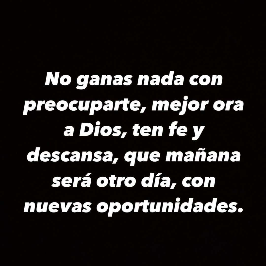 ホセ・レイエスのインスタグラム：「No importa lo que estés viviendo, Dios te dará la victoria, si confías en él y oras. Antes de dormir, ora a Dios.」