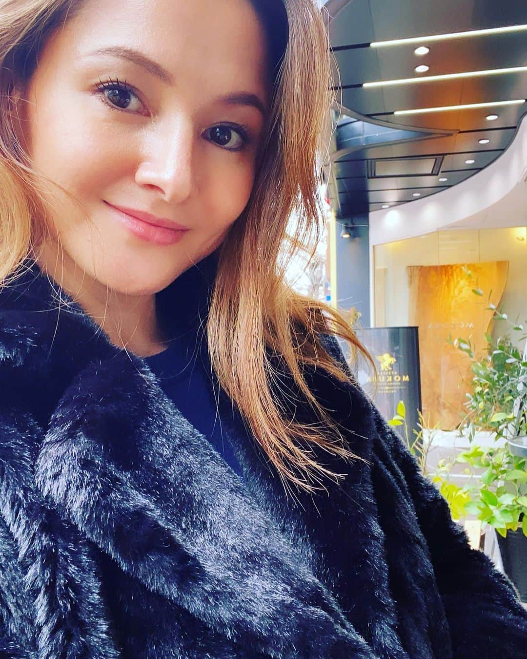 橋本麗香のインスタグラム：「言葉、行動、ビジュアル  それぞれのパワーがありますね。 💙🧸💕  自由に使える世界  自己表現は無限♾😍」