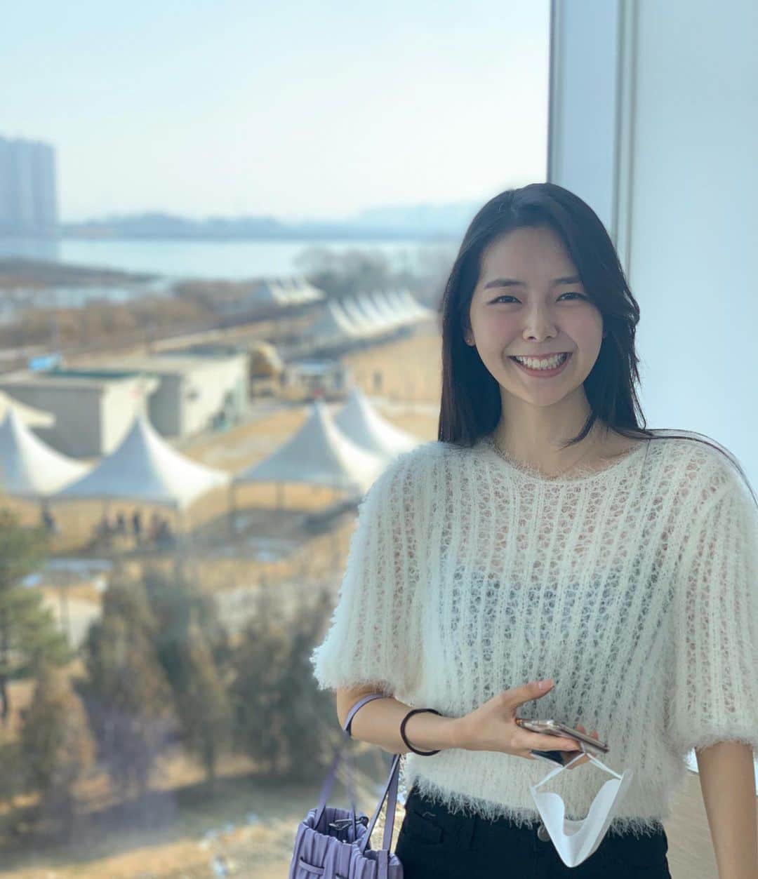 ヒョウン のインスタグラム：「오랜만이네요 🌬」