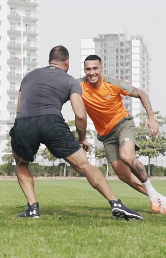 ジェイソン・デイビッドソンのインスタグラム：「Thank you @coachnic_ for preparing me for the @fifaworldcup championship these last couple of weeks. Enjoyed every session 💯💥Dubai its been a pleasure until next time 🇦🇪🙏🏽 #backtobusiness」