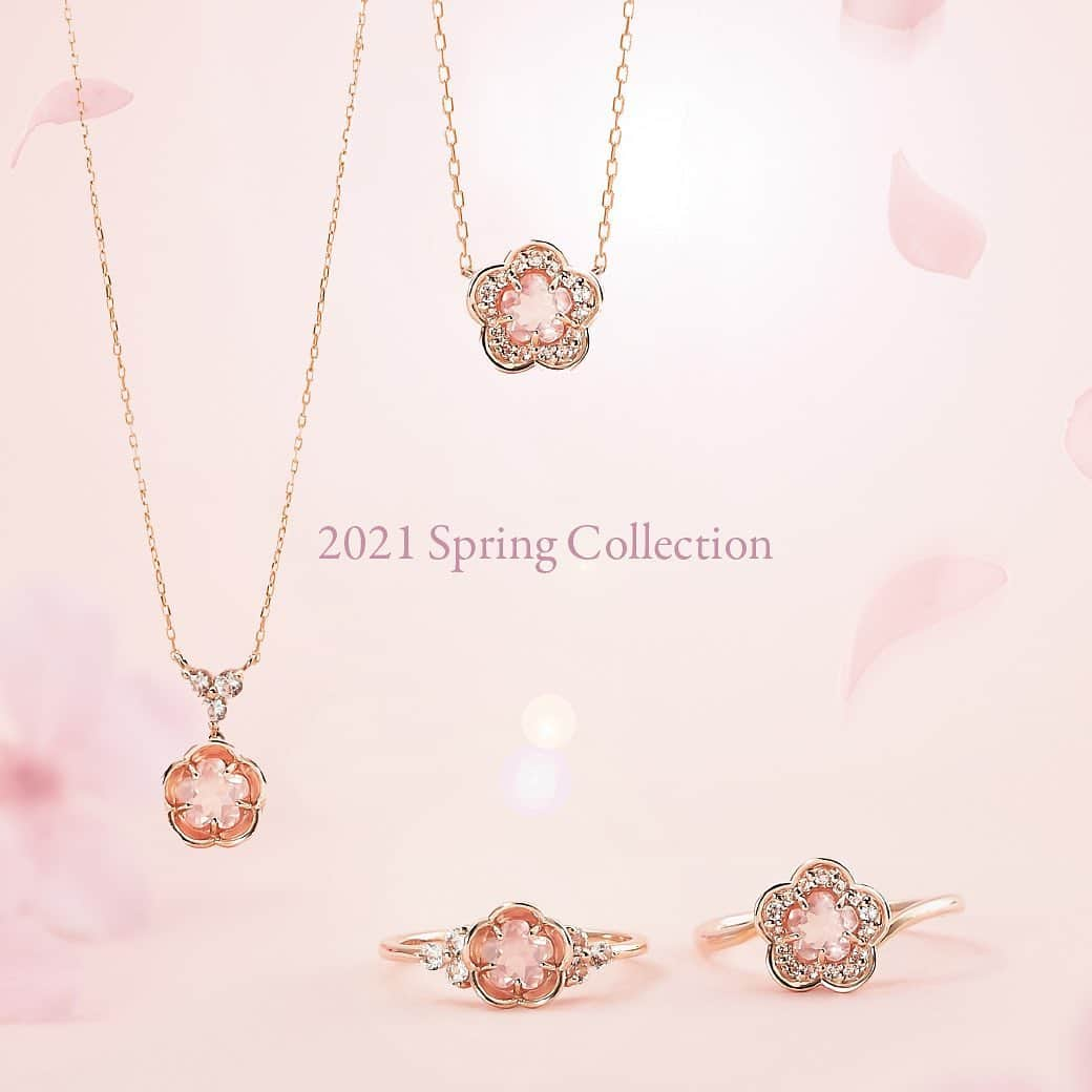 サマンサタバサさんのインスタグラム写真 - (サマンサタバサInstagram)「. .  Samantha Tiara﻿ 2021 Spring Collection﻿  ﻿ 🌸SAKURA JEWELRY🌸﻿ ﻿ ﻿ 私たち日本人にとって、﻿ とても大切にしている花〝桜″。﻿ ﻿ 2021年も満開の桜が﻿ 皆様の心に咲き誇るよう願いを込めて、﻿ サマンサティアラの桜ジュエリーを﻿ 提案します💍✨﻿  店頭販売は2/5(金)START🏹 公式オンラインSHOPにて先行予約受付中💕  @samantha.tiara_official   ＊┈┈┈┈┈┈┈┈┈┈┈┈┈┈┈＊﻿  2/5(金)〜 期間中、サマンサティアラ・サマンサシルヴァの店舗、 公式オンラインショップにて、 税込30,000円以上ご購入のお客様に オリジナルエコバッグをプレゼント🎁！  ※公式オンラインショップでは、 サマンサティアラ・サマンサシルヴァのジュエリーが 対象となります。  ※数に限りがございますので、 なくなり次第終了となります。  ﻿ #samanthatiara #サマンサティアラ #🌸  #桜 #sakura #桜ジュエリー #櫻花 #벚꽃  #cherryblossom #さくら  #spring #springcollection #2021 #春」1月30日 15時35分 - samantha.thavasa.info