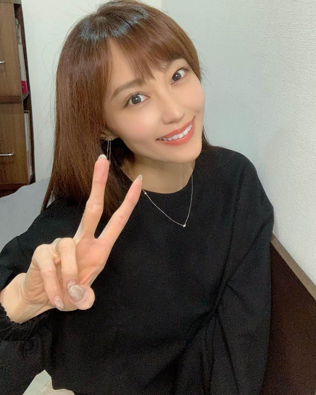 中川祐子さんのインスタグラム写真 - (中川祐子Instagram)「完全復活✌️ . 皆さまには大変 ご心配をお掛けいたしましたが、 昨日でお薬は全部飲み終わり、 痛みも全てなくなり、 お陰さまで完全に回復いたしました✨ . 笑顔で元気に動き回れる喜びを 噛み締めております！ . これでやっと活動再開です！ 休んでいた分を 早く戻せるように頑張ります☺️ . #完全復活 #活動再開 #元気になりました #健康に感謝 #ありがとうございました」1月30日 15時44分 - nakagawa.yuko