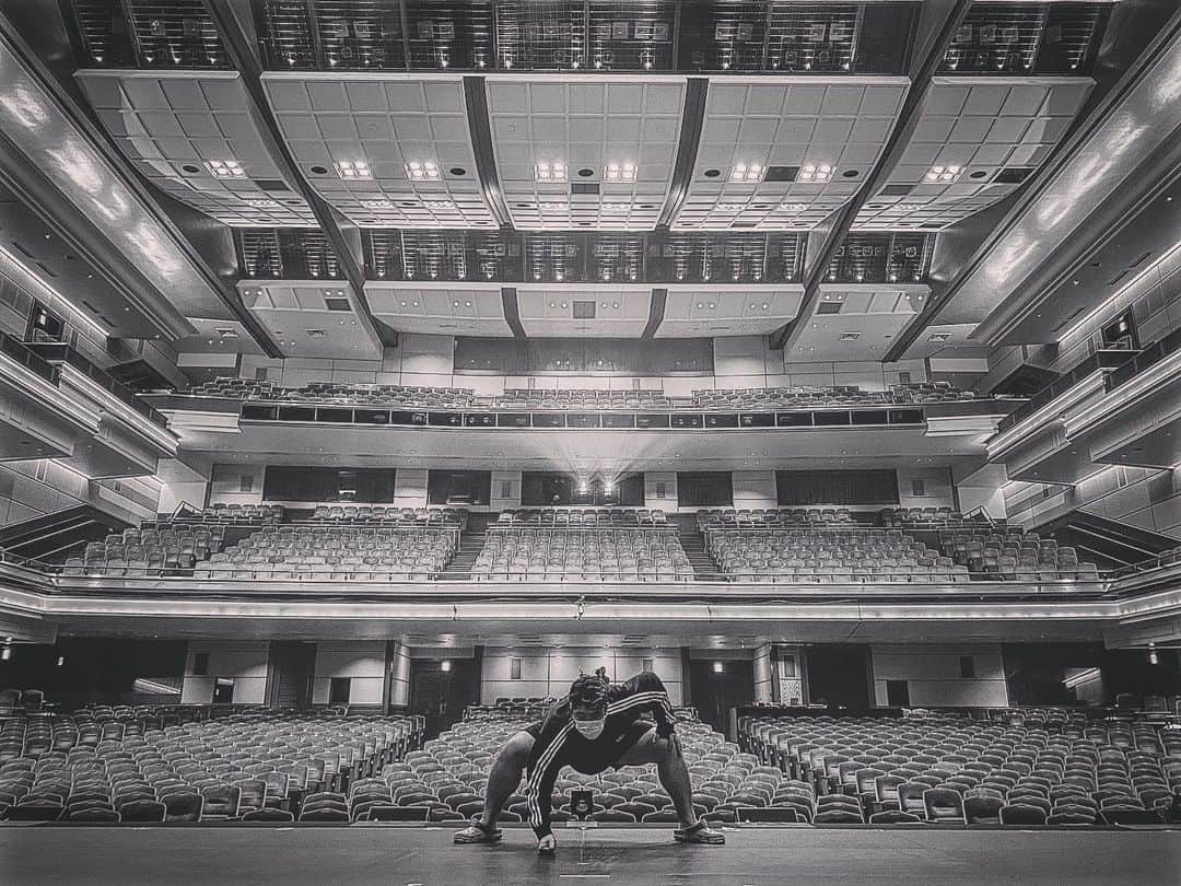 皇希さんのインスタグラム写真 - (皇希Instagram)「大千穐楽の幕が無事におりました。全52公演走り切れた奇跡に感謝しかないです。  ごっちゃんでした。  #両国花錦闘士  #明治座 #新歌舞伎座 #博多座」1月30日 15時52分 - koki_azuma