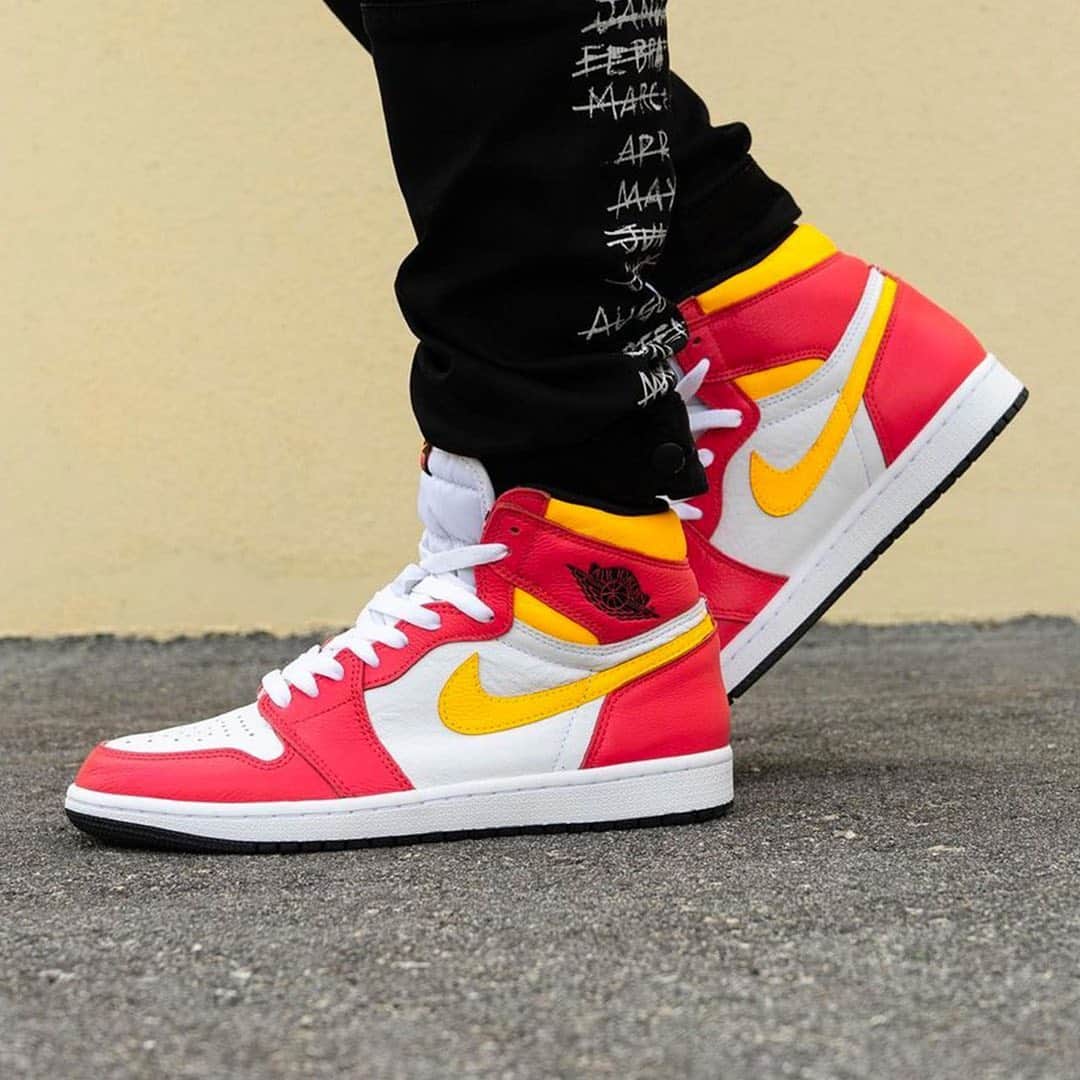 HYPEBEASTさんのインスタグラム写真 - (HYPEBEASTInstagram)「@hypebeastkicks: The Air Jordan 1 has surfaced in yet another new colorway. Dubbed “Light Fusion Red,” the lively take features an upper constructed of premium tumbled leather, while its main reddish-pink hue appears on heels, eyestays, mudguards and collar flaps alike and hits of “Laser Orange” can be seen on the Swooshes and collars. It’s reported to see a release on June 21 with an MSRP set at $170 USD, though this has yet to be officially confirmed by the @jumpman23.⁠⠀ Photo: @yankeekicks」1月30日 16時19分 - hypebeast