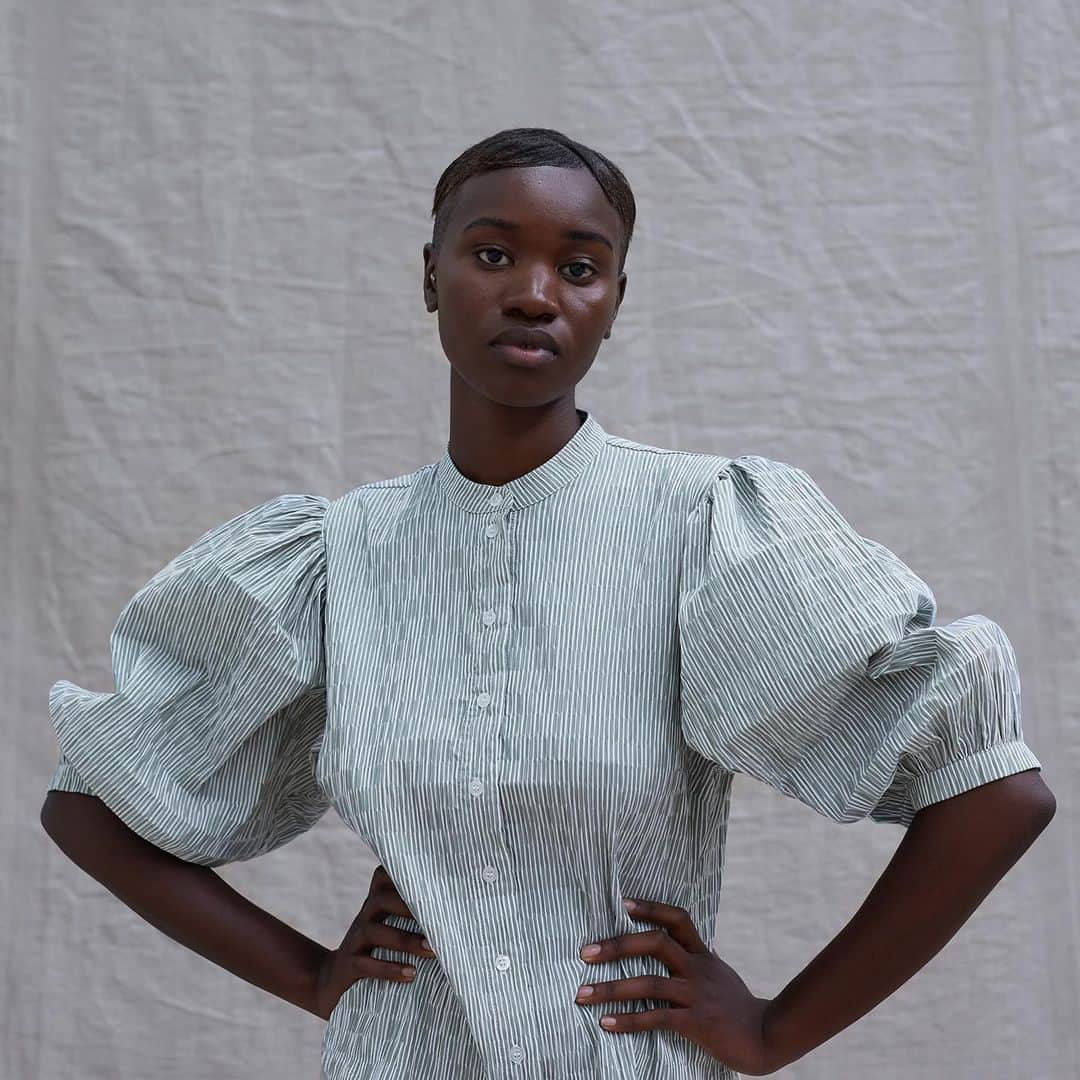 マッツノーガードのインスタグラム：「CRINKLE POP SIGGA puffy sleeves 〰️」