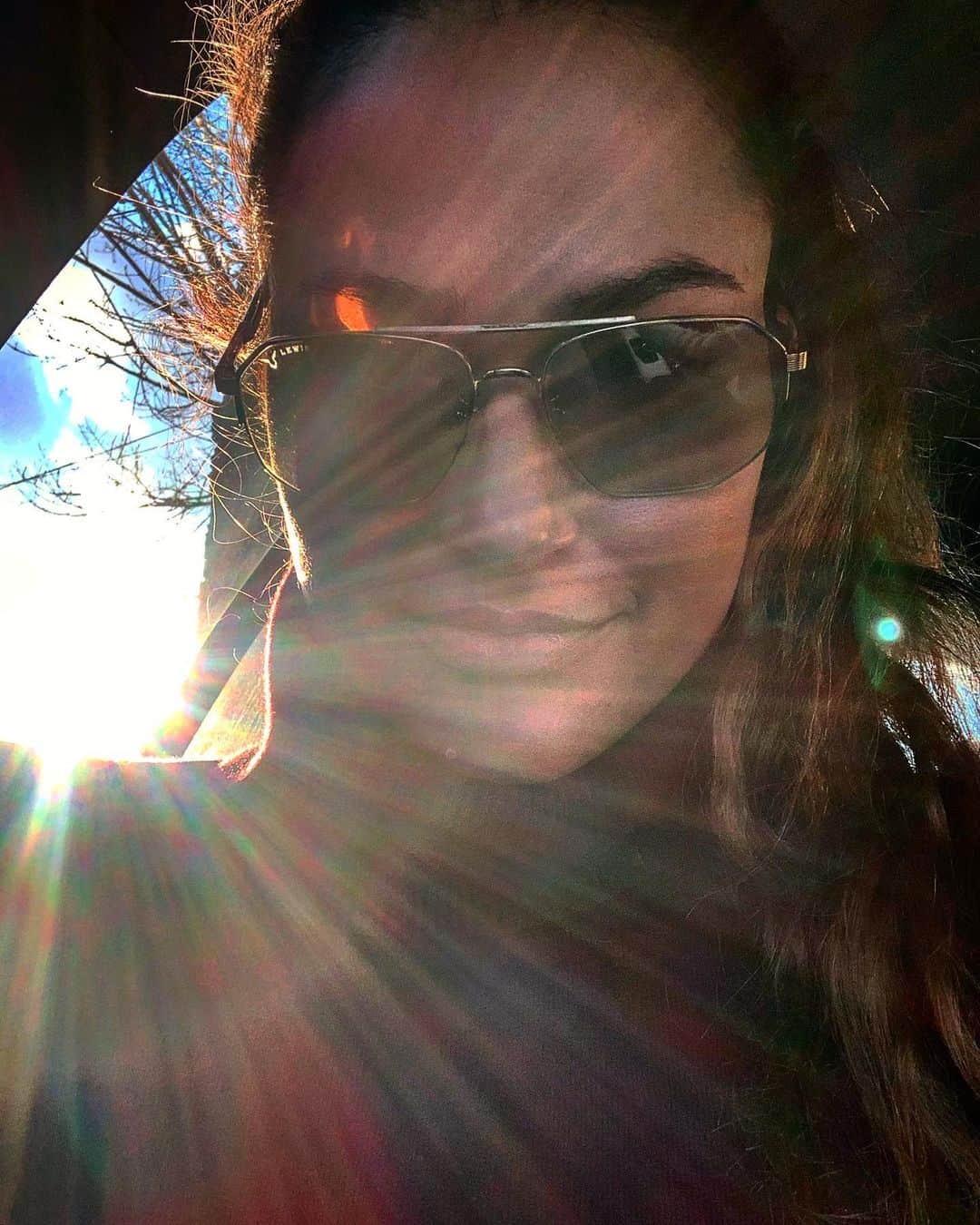 ズザンナ・ヤカボスのインスタグラム：「napfény járja át a szíved újra! ☀️#eztkívánom」