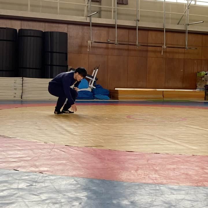 高谷惣亮のインスタグラム：「I can practice wrestling alone.」