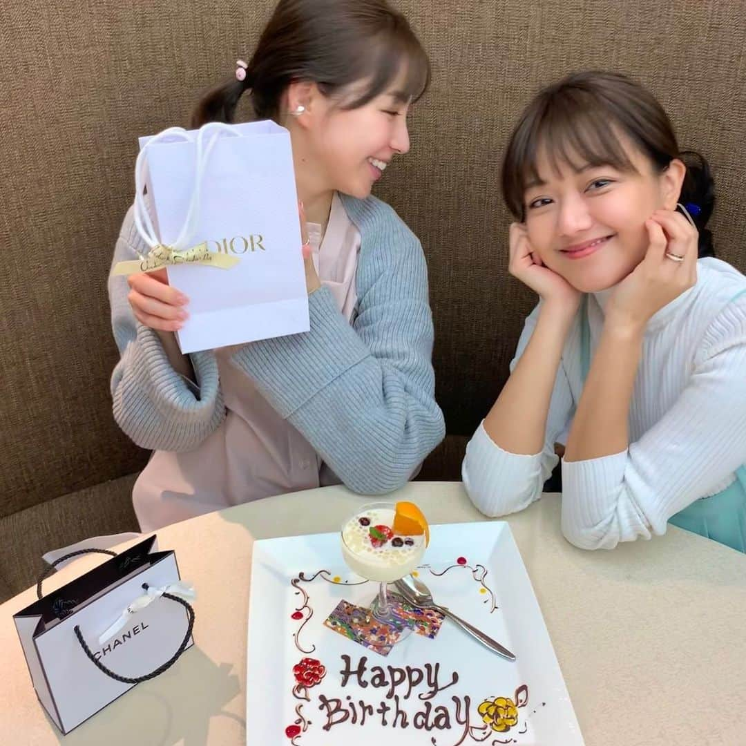 青山あみのインスタグラム：「かとちゃんとLunch💖 フライングすぎて油断してた、、 ありがとう、ほんと🥺🥺💖🌷 @ayumi_katrina ♡  #もうすぐ30 #さよなら20代 #30代が楽しみ #ワクワク」