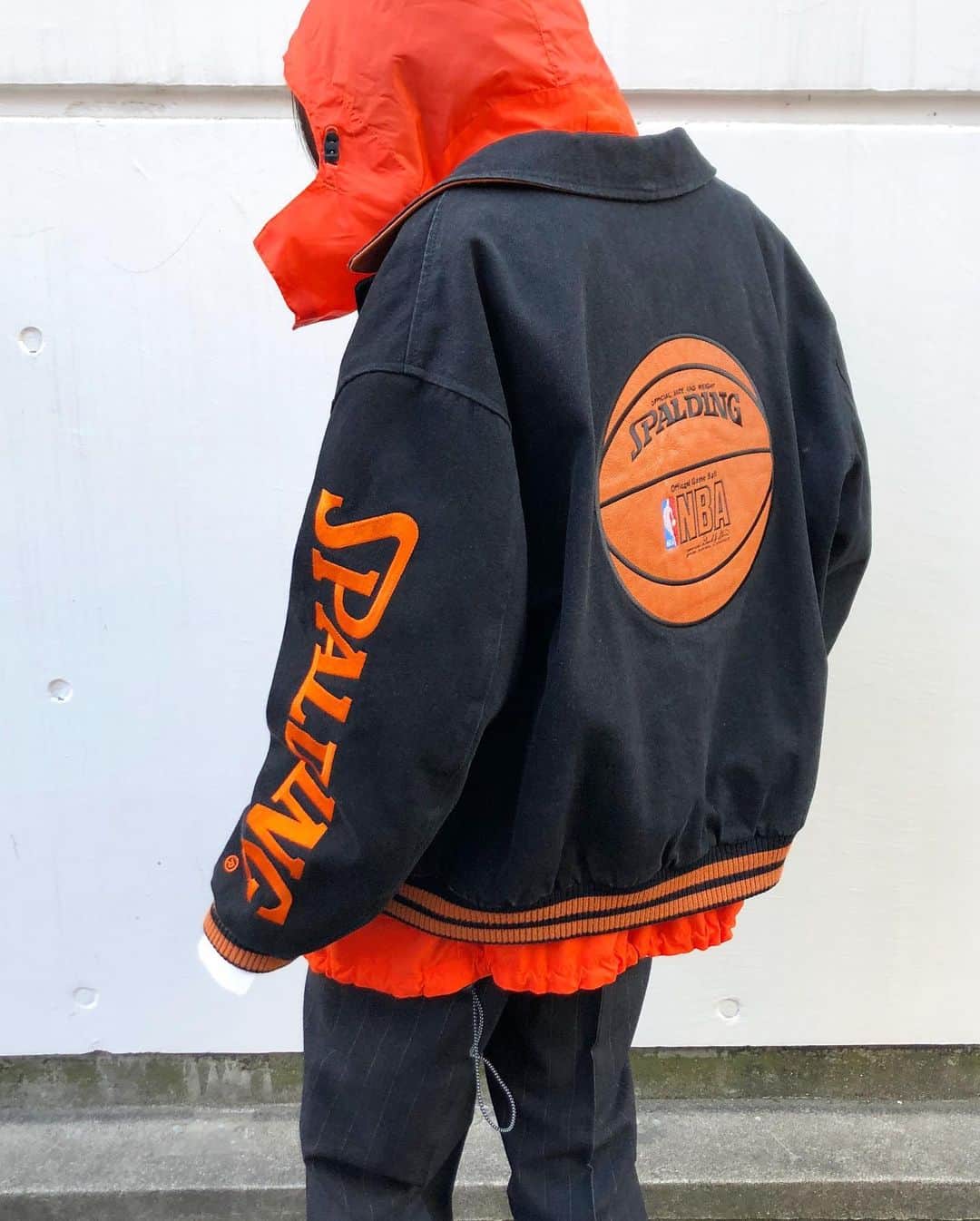 birthdeathさんのインスタグラム写真 - (birthdeathInstagram)「⚡︎ Men's New Arrival ⚡︎  90's SPALDING NBA Game Ball leather patch and embroidered varsity jacket size XL  60's White cotton tuxide shirt size M  60's Black striped wool slacks size W31  90's Nautica competition  orange nylon zip detail sleeve blouson  size XL  Adidas OG FORUM 84 HIGH BLUE THRED  size US 9 1/2  #nba #vintagenba #spaldingball  #birthdeath #vintage」1月30日 16時47分 - birthdeath_tokyo