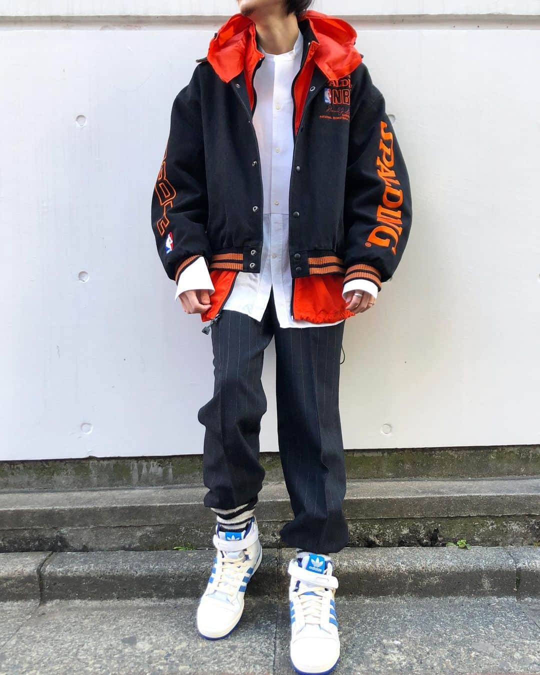 birthdeathさんのインスタグラム写真 - (birthdeathInstagram)「⚡︎ Men's New Arrival ⚡︎  90's SPALDING NBA Game Ball leather patch and embroidered varsity jacket size XL  60's White cotton tuxide shirt size M  60's Black striped wool slacks size W31  90's Nautica competition  orange nylon zip detail sleeve blouson  size XL  Adidas OG FORUM 84 HIGH BLUE THRED  size US 9 1/2  #nba #vintagenba #spaldingball  #birthdeath #vintage」1月30日 16時47分 - birthdeath_tokyo