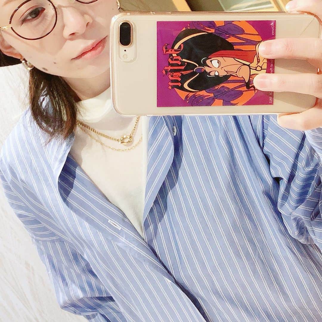 のインスタグラム：「相方の借りて久しぶりにシャツ着た日👕✌︎」