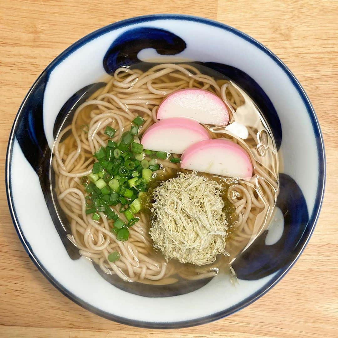 櫛引彩香さんのインスタグラム写真 - (櫛引彩香Instagram)「簡単ですぐ食べられるという理由から、最近このお蕎麦をよく食べています。 #ビキコのごはん  #とろろ昆布  #ゆでそば」1月30日 16時51分 - sayakakushibiki