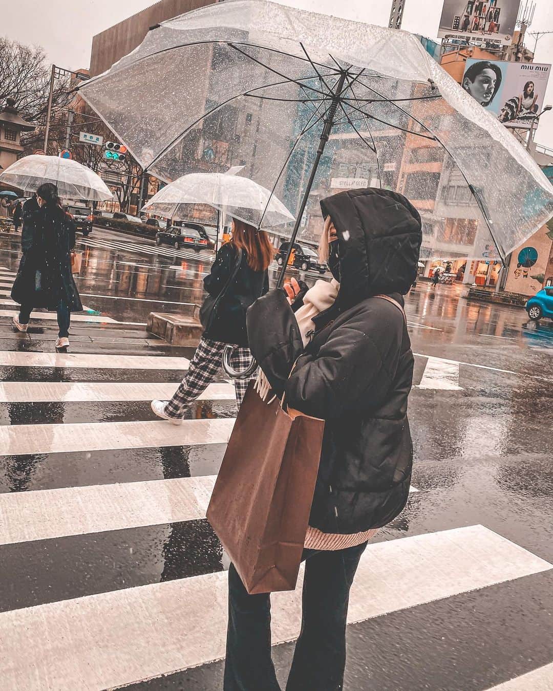 DJ CHI☆MEROのインスタグラム：「☃️ . 初雪でした👐 マーちゃんのファミセで 私のMIX流れてて嬉しかったﾆｮ😽 . あとは美味しいピッツァ🍕 サイコｯｯ!!!  #ランチ#表参道#初雪」