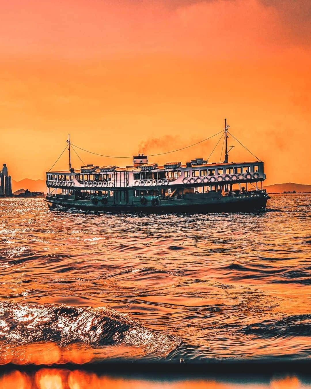 HAYAMI HANNAH ハナさん ど田舎のインスタグラム：「. Star Ferry from Star ferry ⛴🇭🇰 Stay safe and healthy dear all 😊 Have a great weekend!  #hayamihannah  #DiscoverHongKong  #Picsofhk #香港 #instameethk⁠ #awesomehongkong  #hongkongphotography⁠ #unlimitedhongkong  #exploringhongkong⁠ #hongkongstreets  #hongkongnight  #hongkong  #hongkonglifestyle #hongkongstreetphotography⁠ #visualhongkong  #reframinghk  #Hongkongliving #StreetMobs #moodygrams⁠  #Adorama #Way2ill #yourshotphotographer  #localiiz  #thestreetpr0ject #TimeOutHK #capitalshooters  #DarkMobs  #ZolimaHongKong  #New_UrbanStreet #chinadestinations」