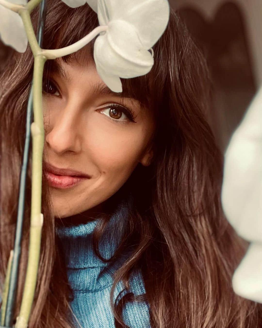 Stella Egittoのインスタグラム：「Che fate?  Fiorite? 🌺 . . . #diariodibordo #alladiscoteca #nowhere」