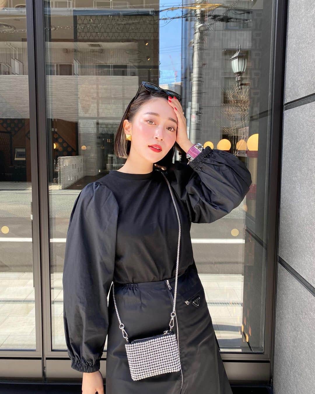 梅谷安里さんのインスタグラム写真 - (梅谷安里Instagram)「🖤🖤🖤 NEWなトップスを着てお出かけ💕 @mite__official  袖のボリュームが可愛くて カジュアルにもドレッシーにも着れそうで気に入ってる😋💕 #ootd#outfit#fashion #coordinate#コーデ #コーディネート#ブラックコーデ」1月30日 17時42分 - anriworld