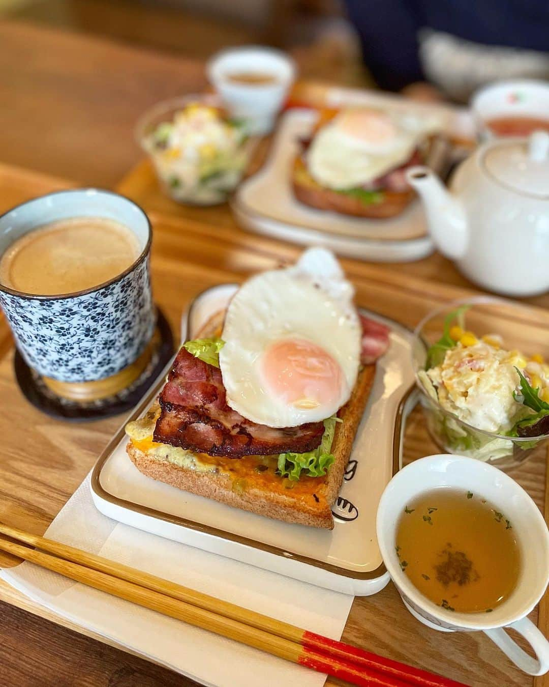 もーさんさんのインスタグラム写真 - (もーさんInstagram)「╰(*´︶`*)╯♡ ♡♡♡ 西区にあるお店☕️ ・ 📍うがみぶしゃキジムナー ・ こちらのモーニングが気になりすぎて😆 ・ ◎ラピュタパン ◎BLTサンド どちらもドリンク代のみ！！ ・ 天空の城『ラピュタ』の パズーとシータが食べてた 目玉焼きがのってるトースト🍳 ・ 栄養価が高いふすまパンに 目玉焼きとカリカリベーコン🥓がのってて とっても美味しーい👍💕 これだけ付いてて ドリンク代だけなんて！！ すごーい 名古屋モーニング最高👍👍👍 (*⁰▿⁰*)♡♡ ・ ３種類全部制覇したい♡ ・ ランチの沖縄そばも食べてみたいなぁ💕 ・ ・ 〜＊〜＊〜＊〜 #西区カフェ＃庄内緑地#うがみぶしゃキジムナー #ラピュタパン#BLTサンドモーニング#ラピュタパンモーニング#名古屋モーニング#西区モーニング#名古屋カフェ#名古屋カフェ巡り#名古屋カフェ部#名古屋インスタ交流会 #genic_cafe #genic_food #あいなご #ナゴレコ#travel #retrip_gourmet  #retrip_cafe #uwasalabo #aumoグルメ #東海のカフェ時間 #グルメディア#ナゴグル#インスタグルメアワード2021 #朝ごはん#モーニング#ルトロン#おでかけちゃん#ラピュタ」1月30日 17時51分 - mouusan