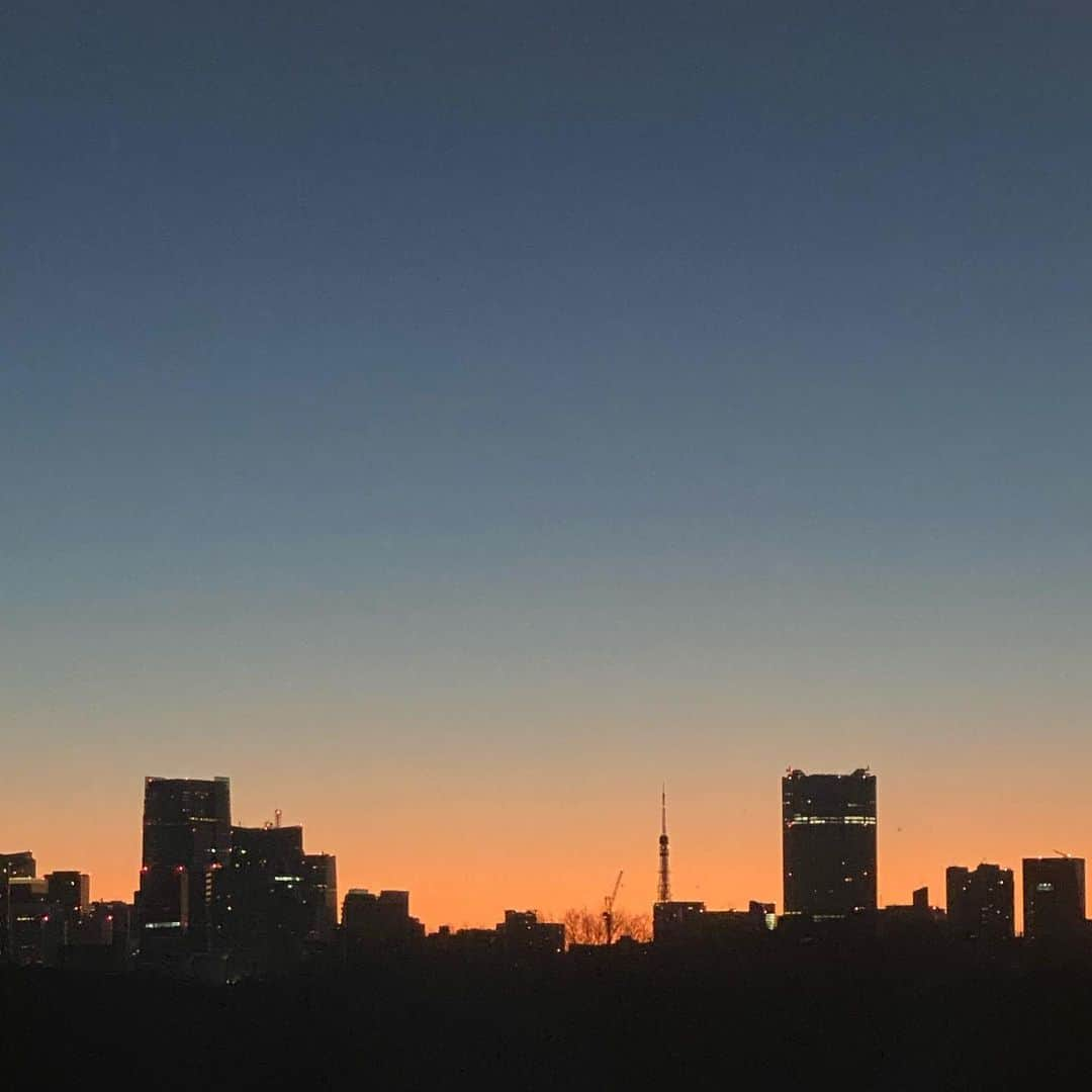 林田岬優さんのインスタグラム写真 - (林田岬優Instagram)「6a.m. tokyo #filterless」1月30日 17時45分 - miyu_hayashida